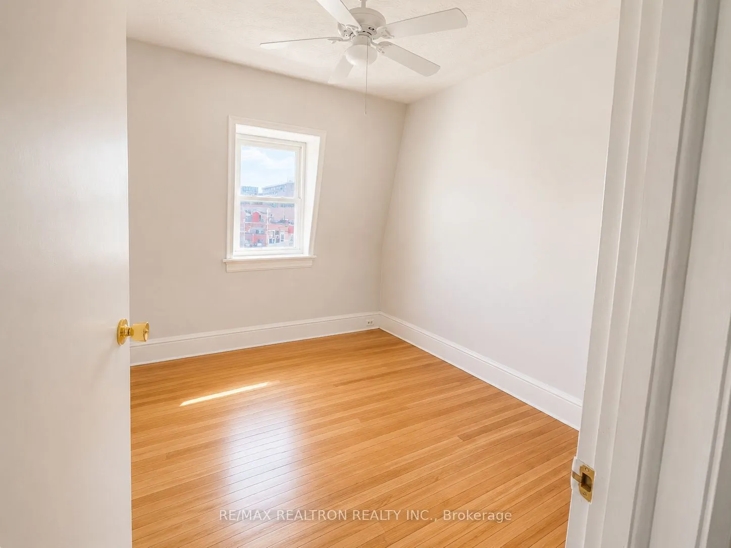 502 Queen Street E