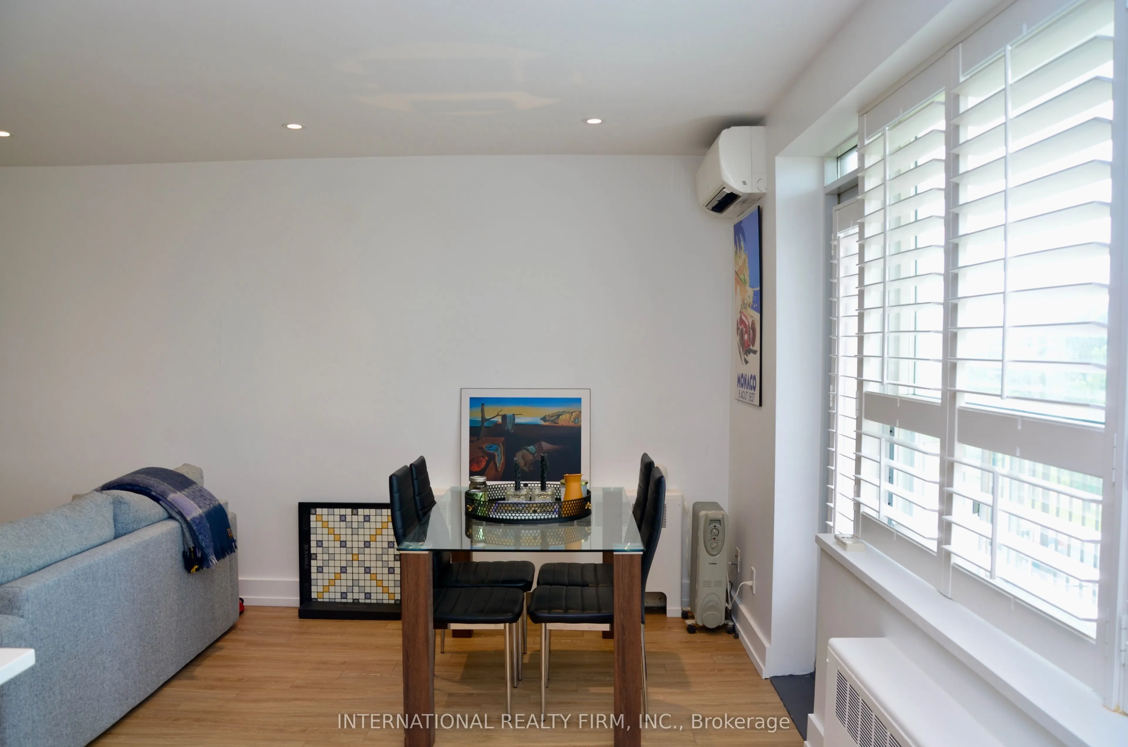 219 Wilson Avenue #404