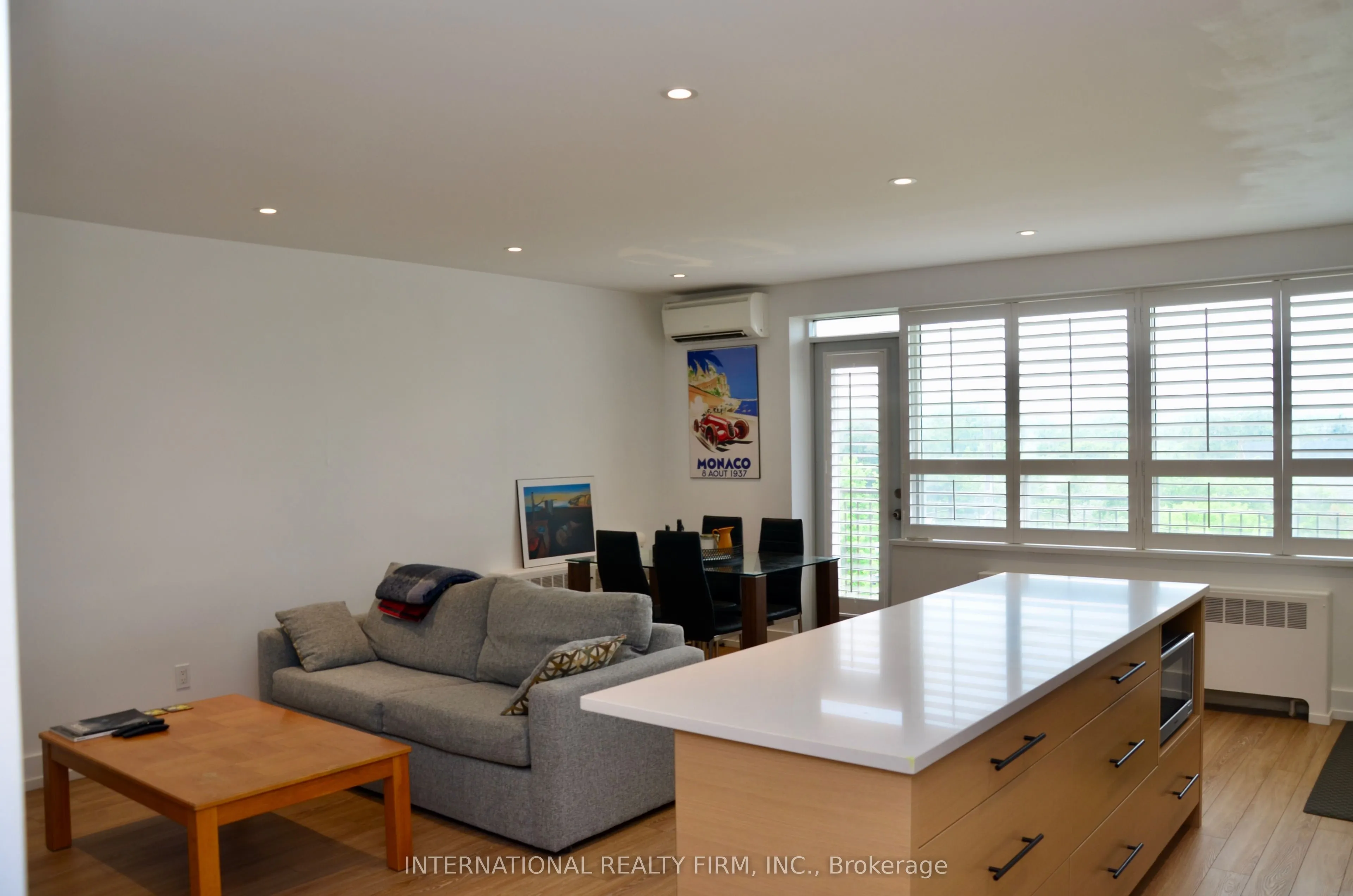 219 Wilson Avenue #404