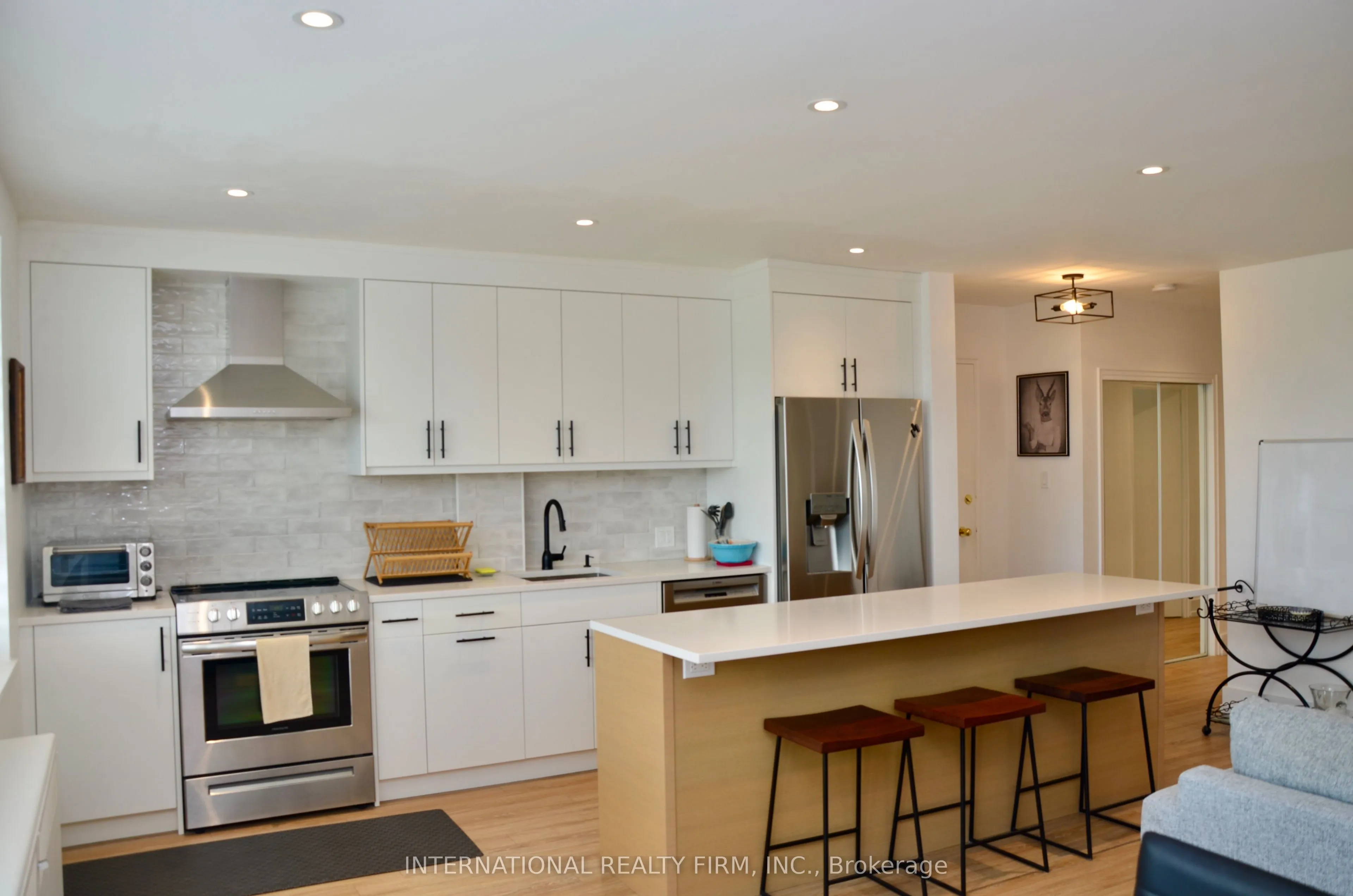 219 Wilson Avenue #404