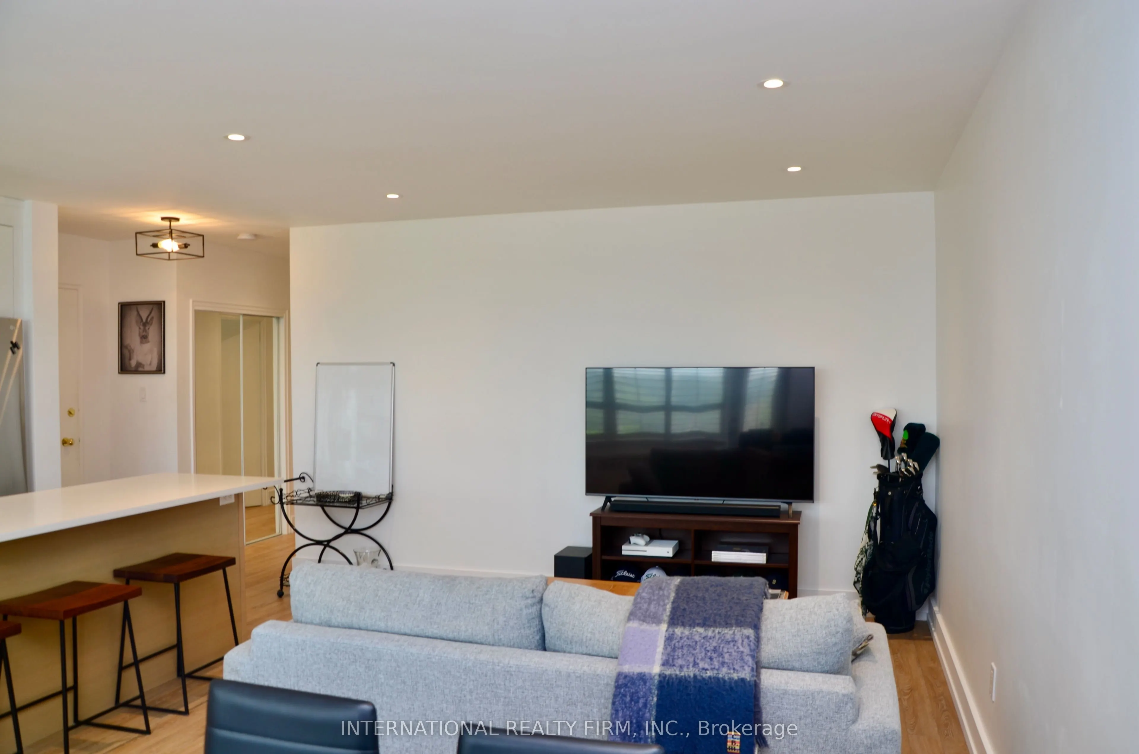 219 Wilson Avenue #404