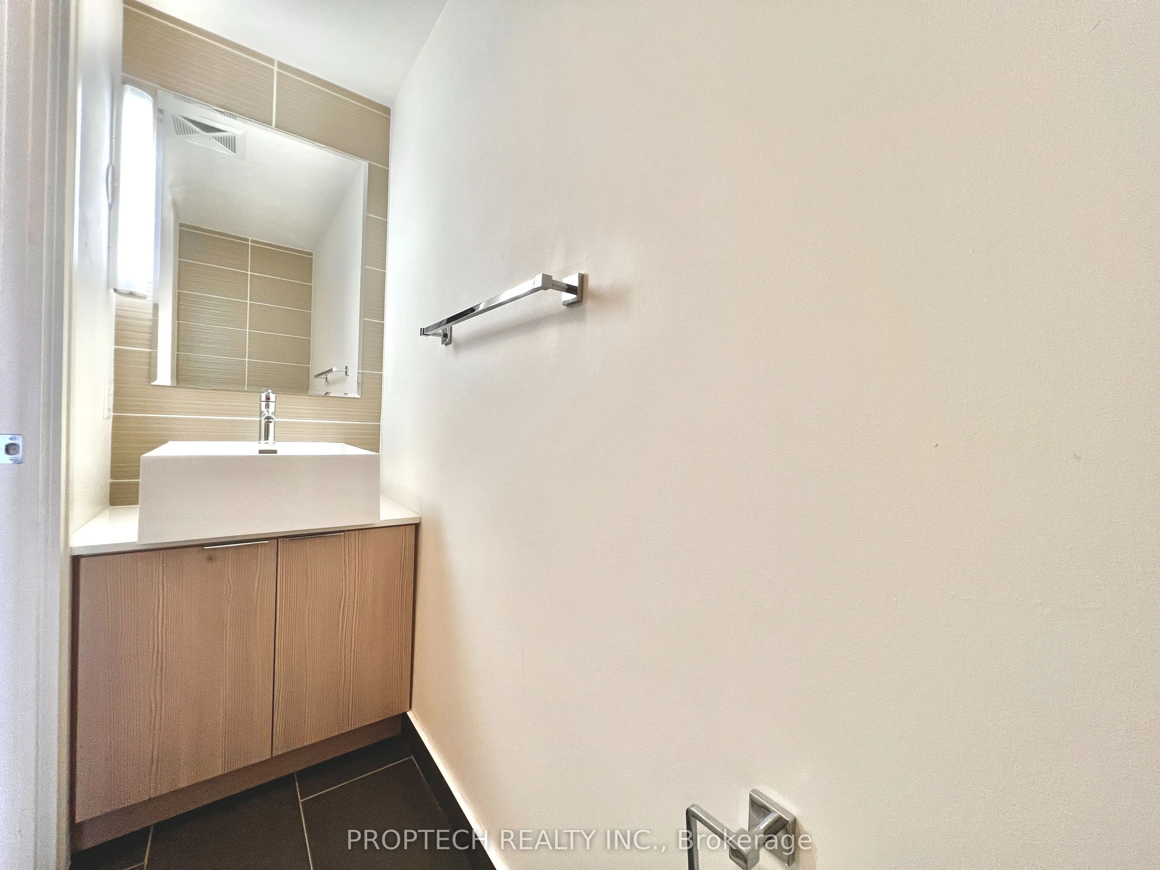 5 Hanna Avenue #509