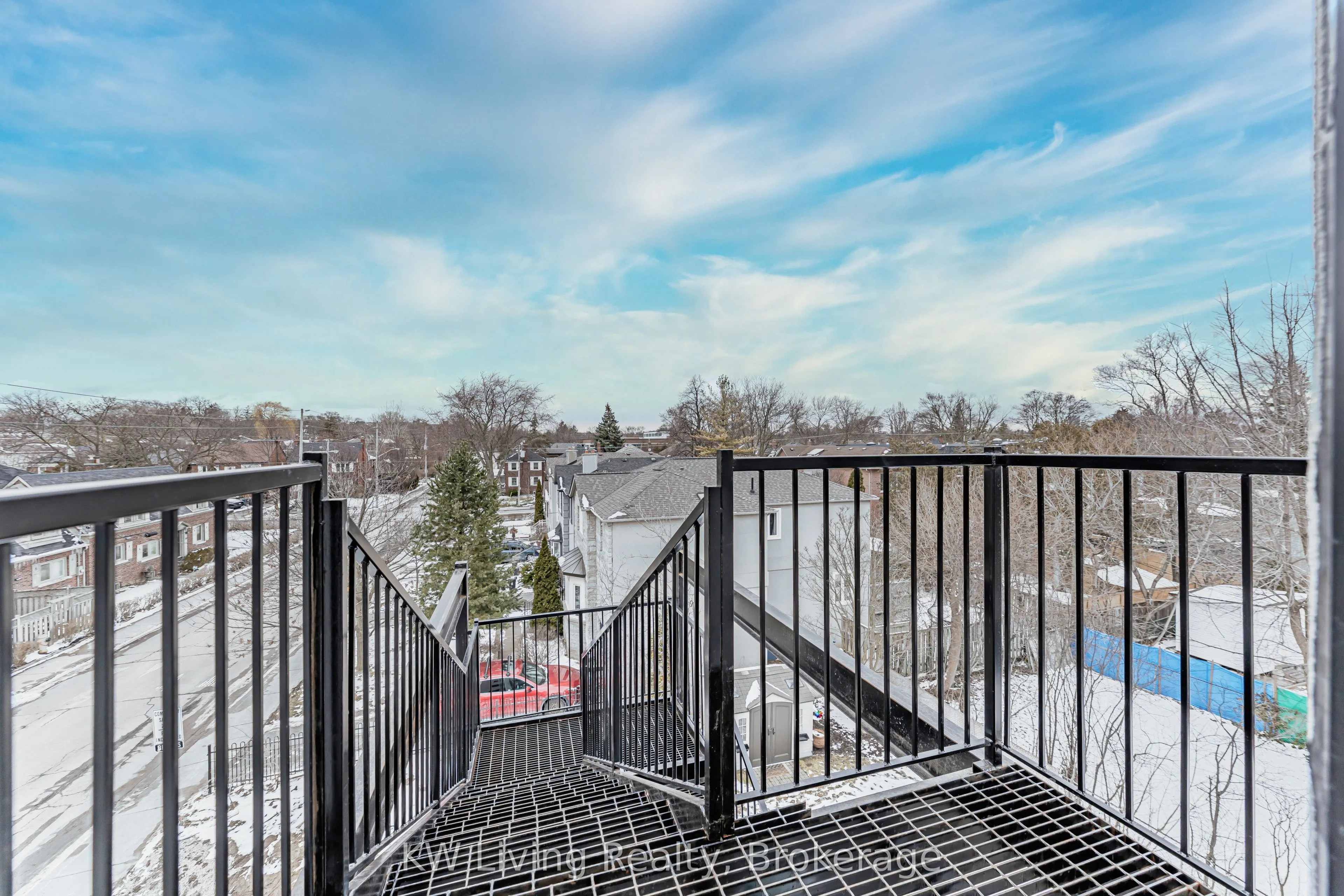 712 Eglinton Avenue E