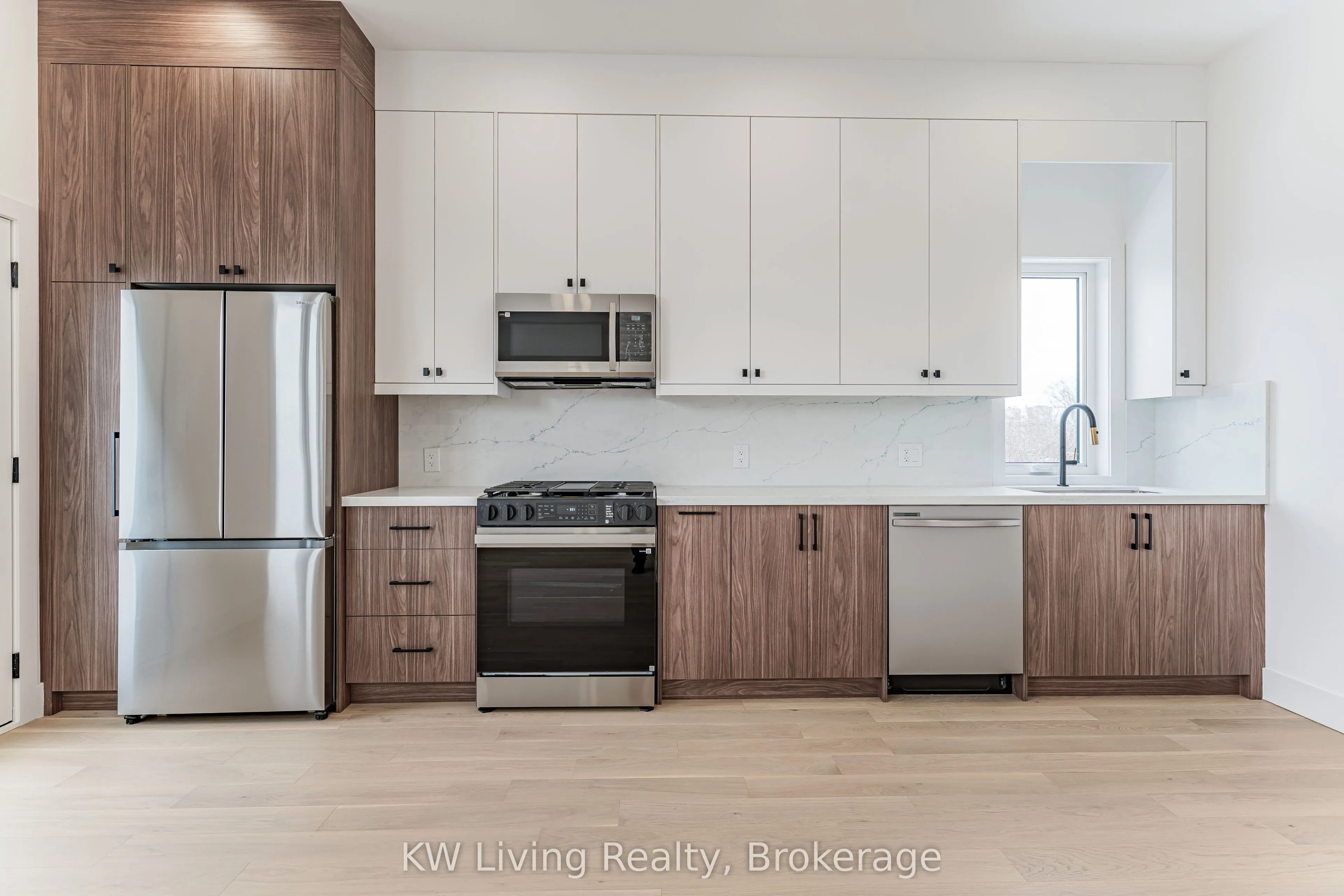712 Eglinton Avenue E