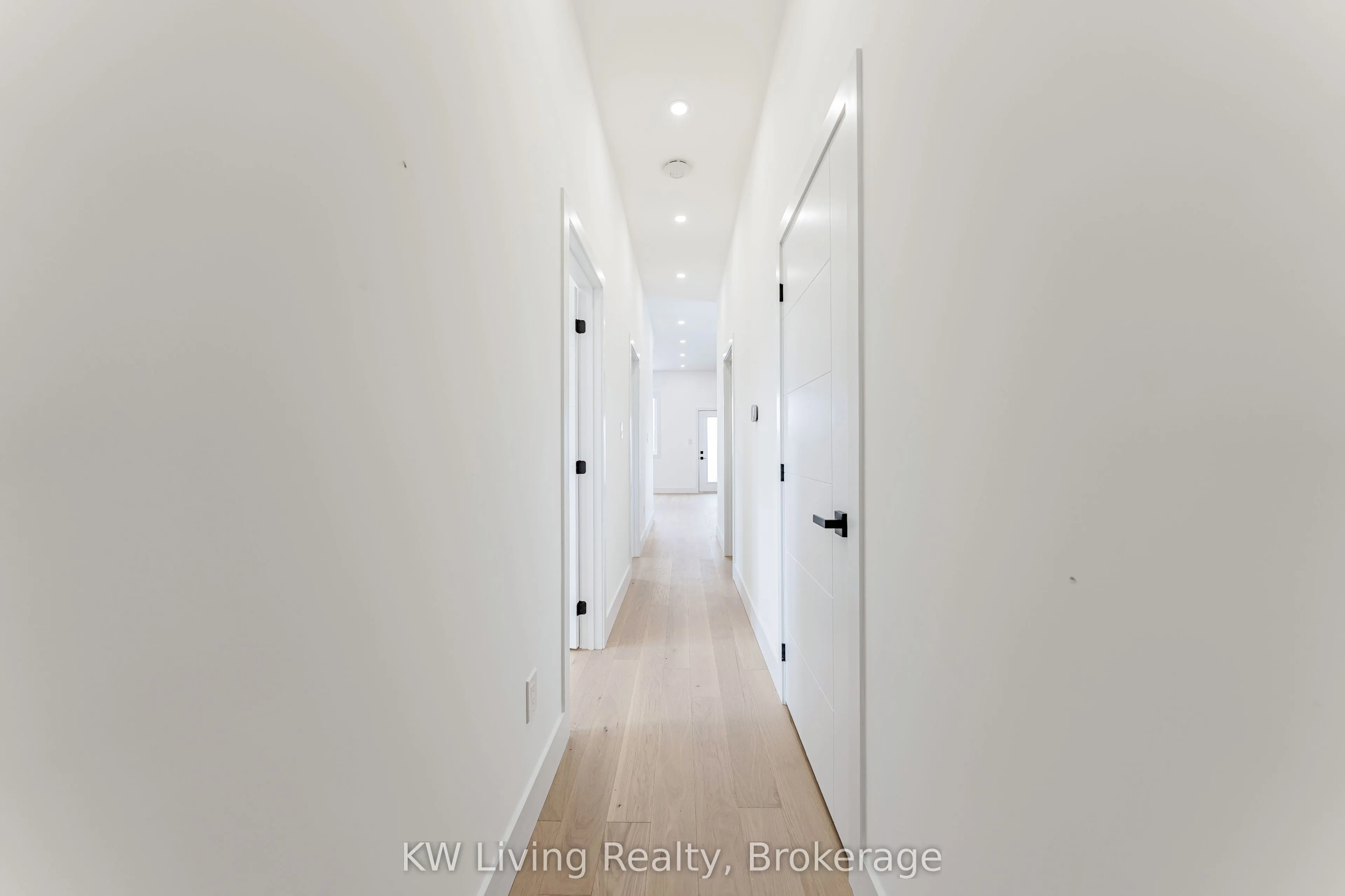 712 Eglinton Avenue E