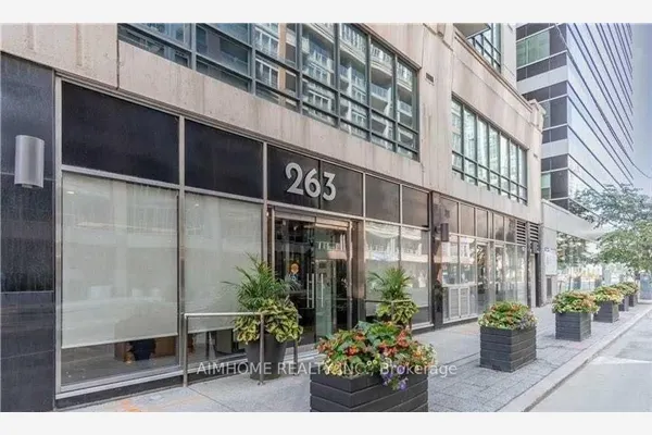 263 Wellington Street W #1206