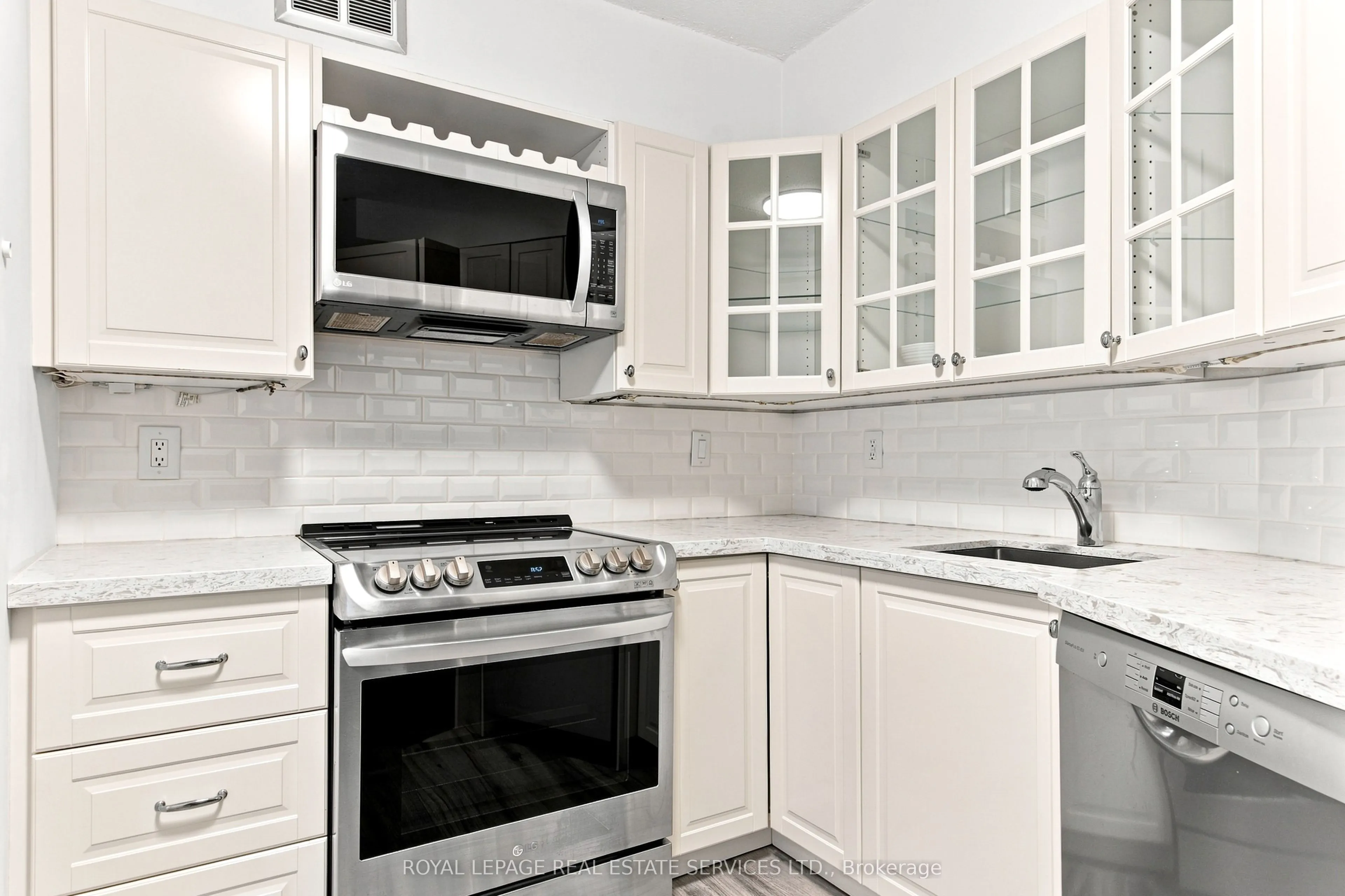 250 Queens Quay #1104