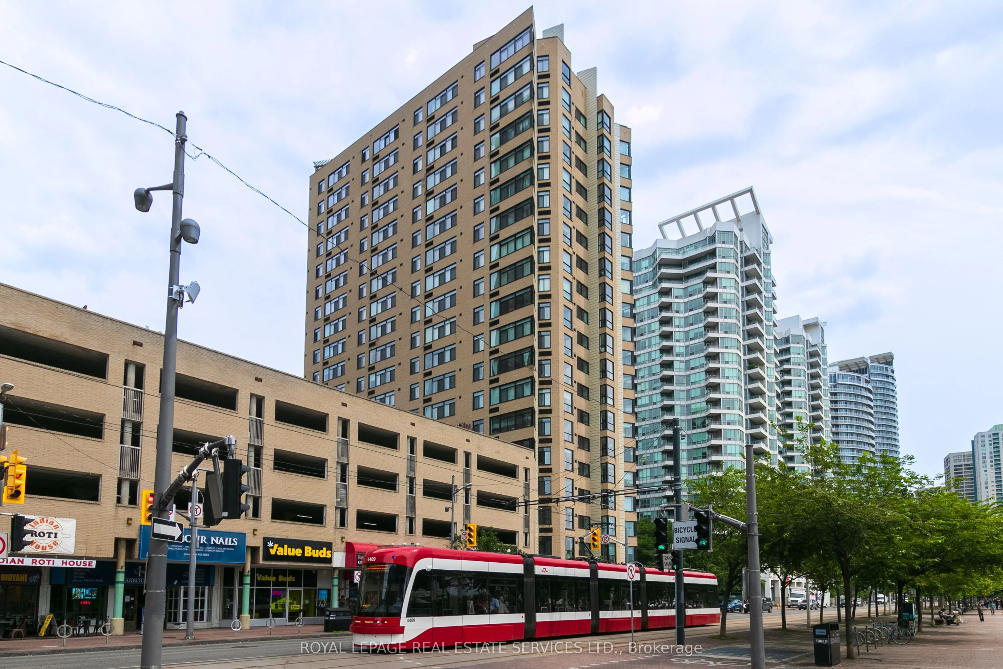 250 Queens Quay #1104