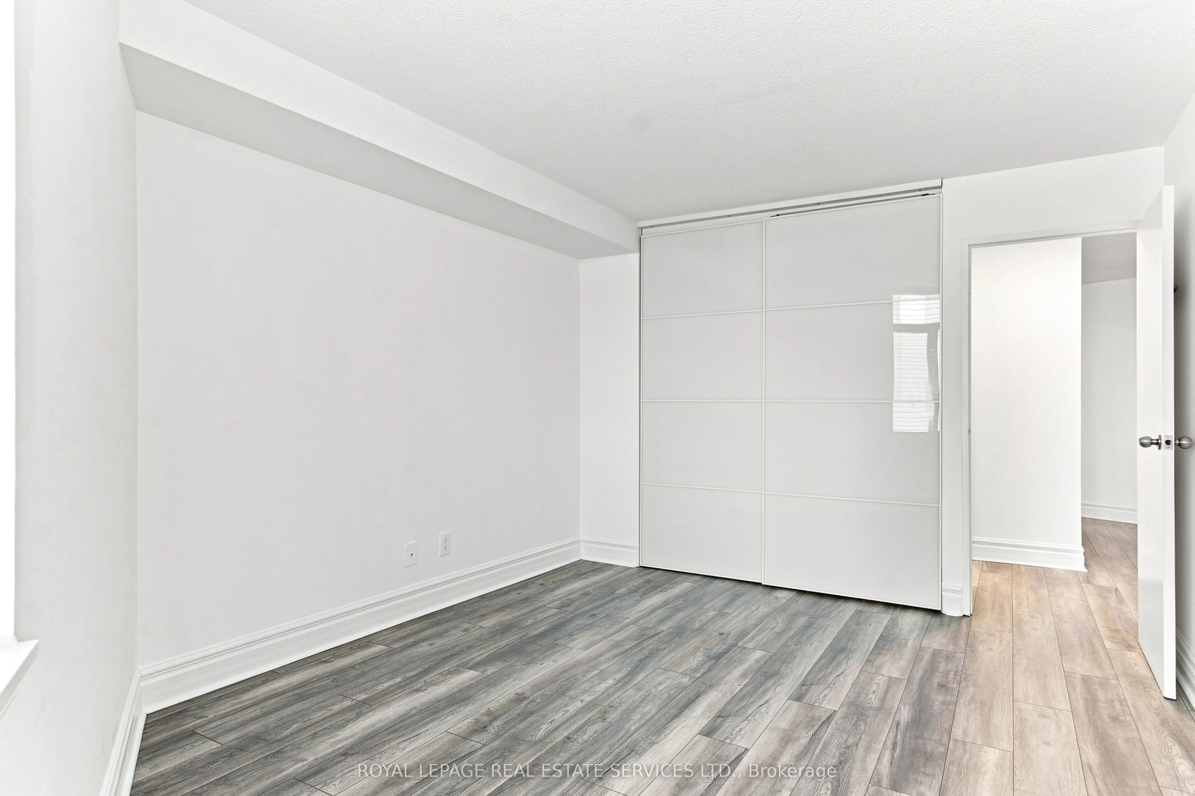 250 Queens Quay #1104