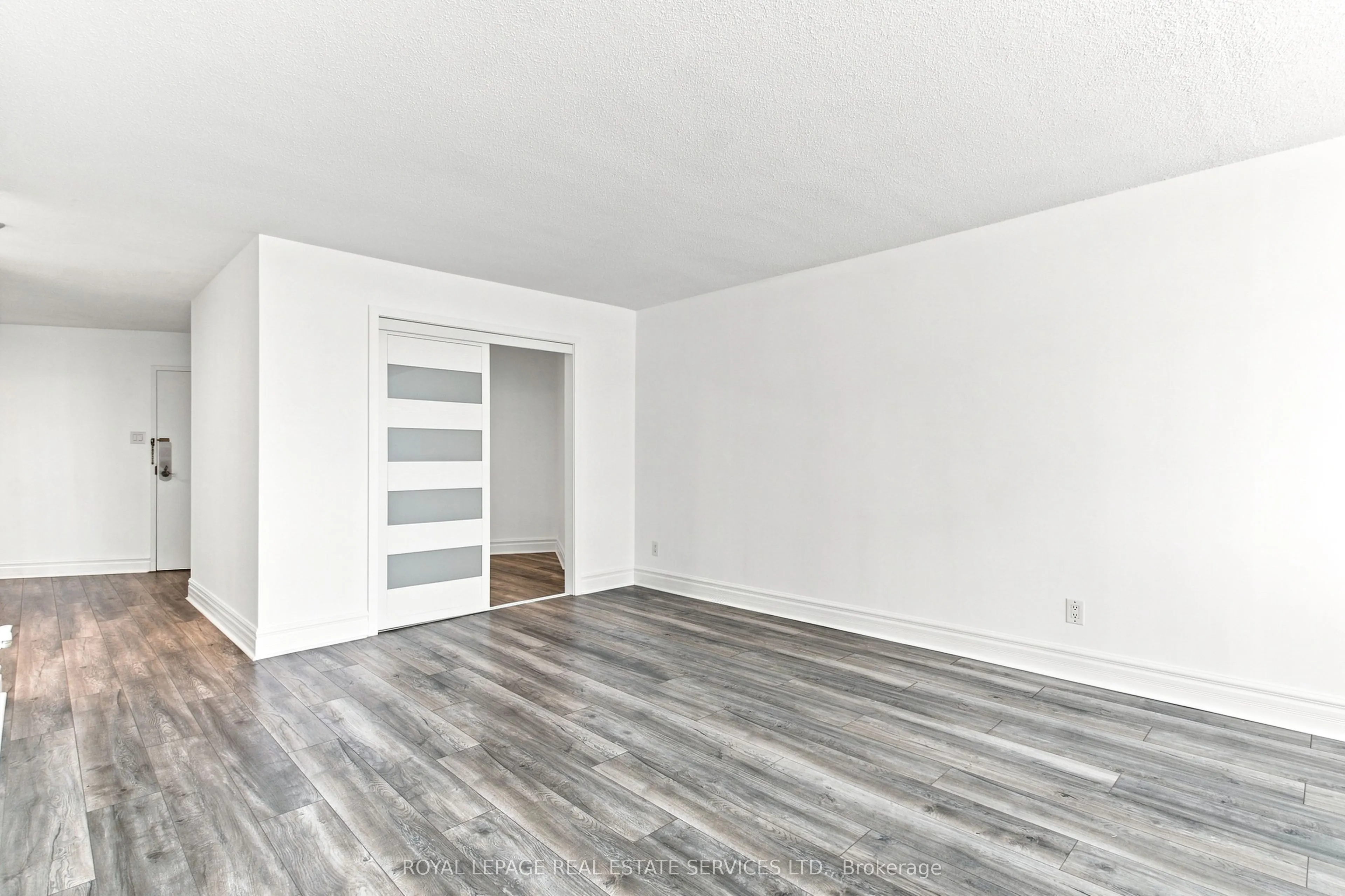 250 Queens Quay #1104
