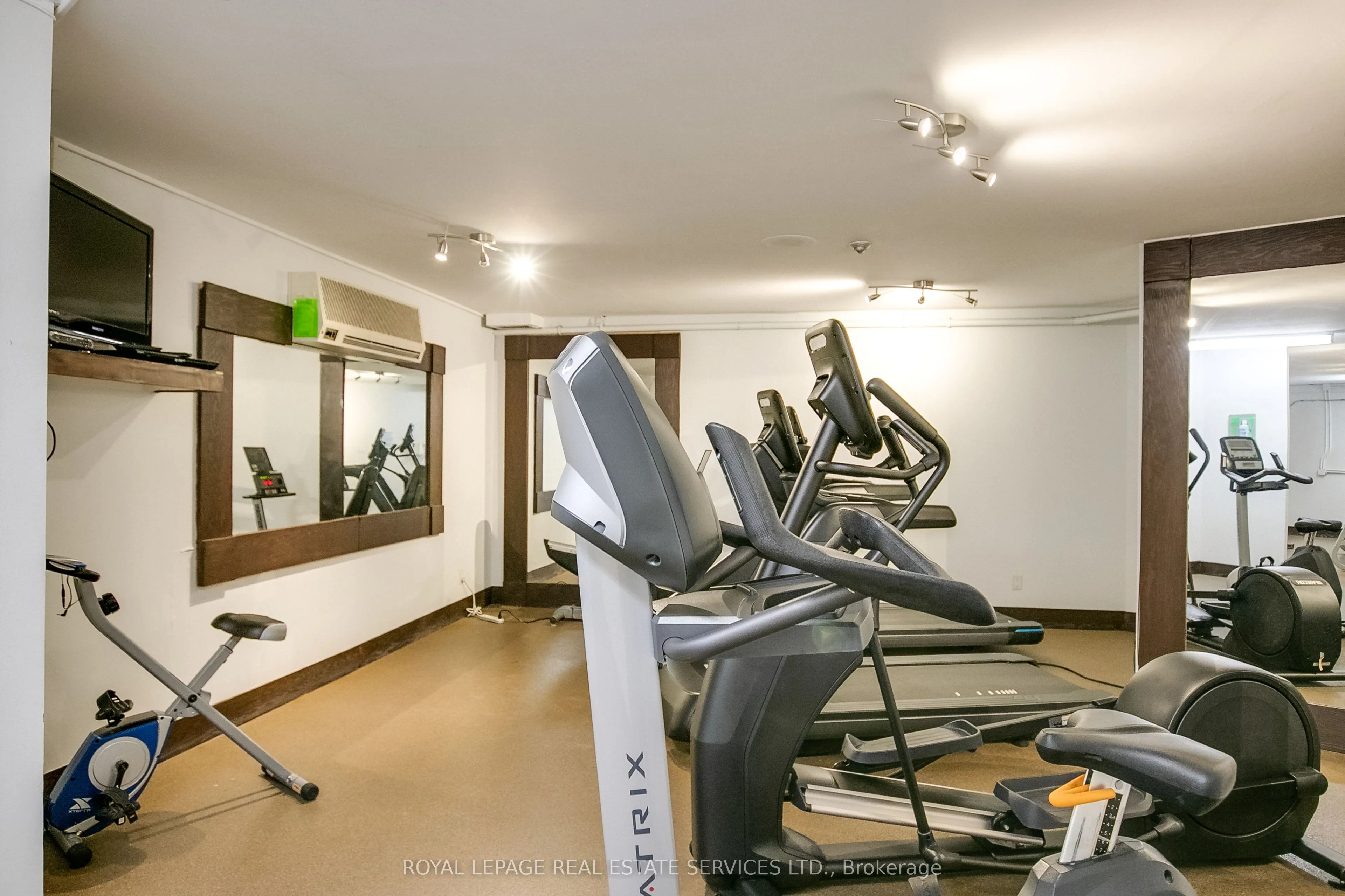 250 Queens Quay #1104