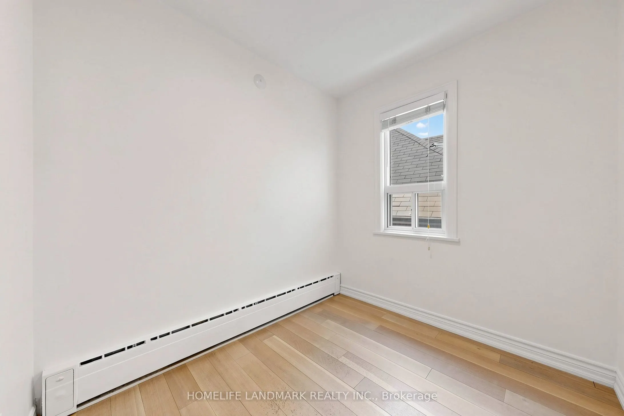 190 Lawrence Avenue W