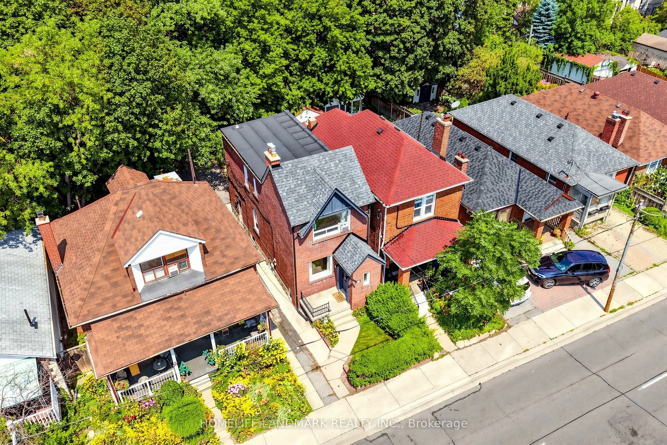 190 Lawrence Avenue W