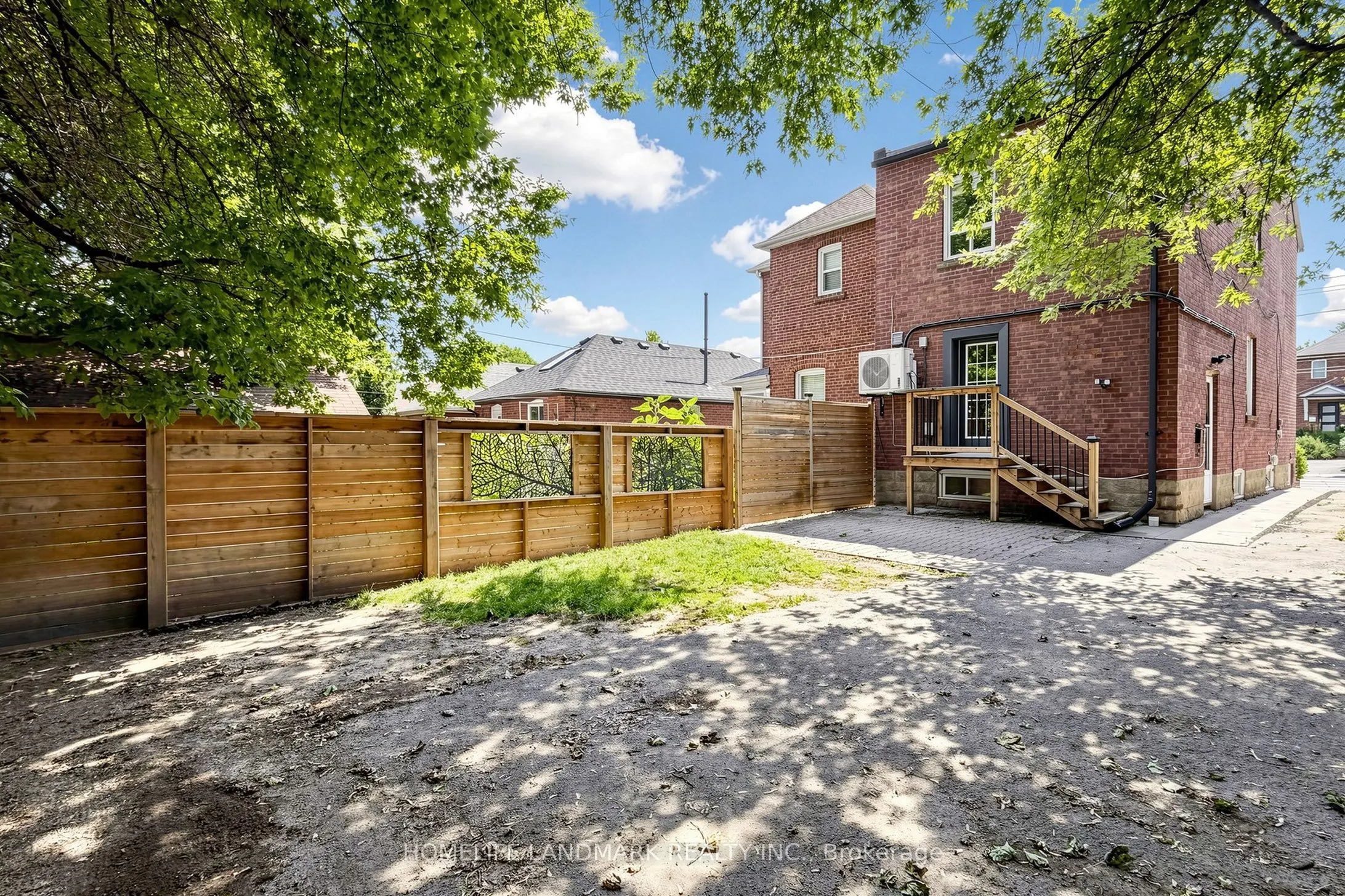 190 Lawrence Avenue W