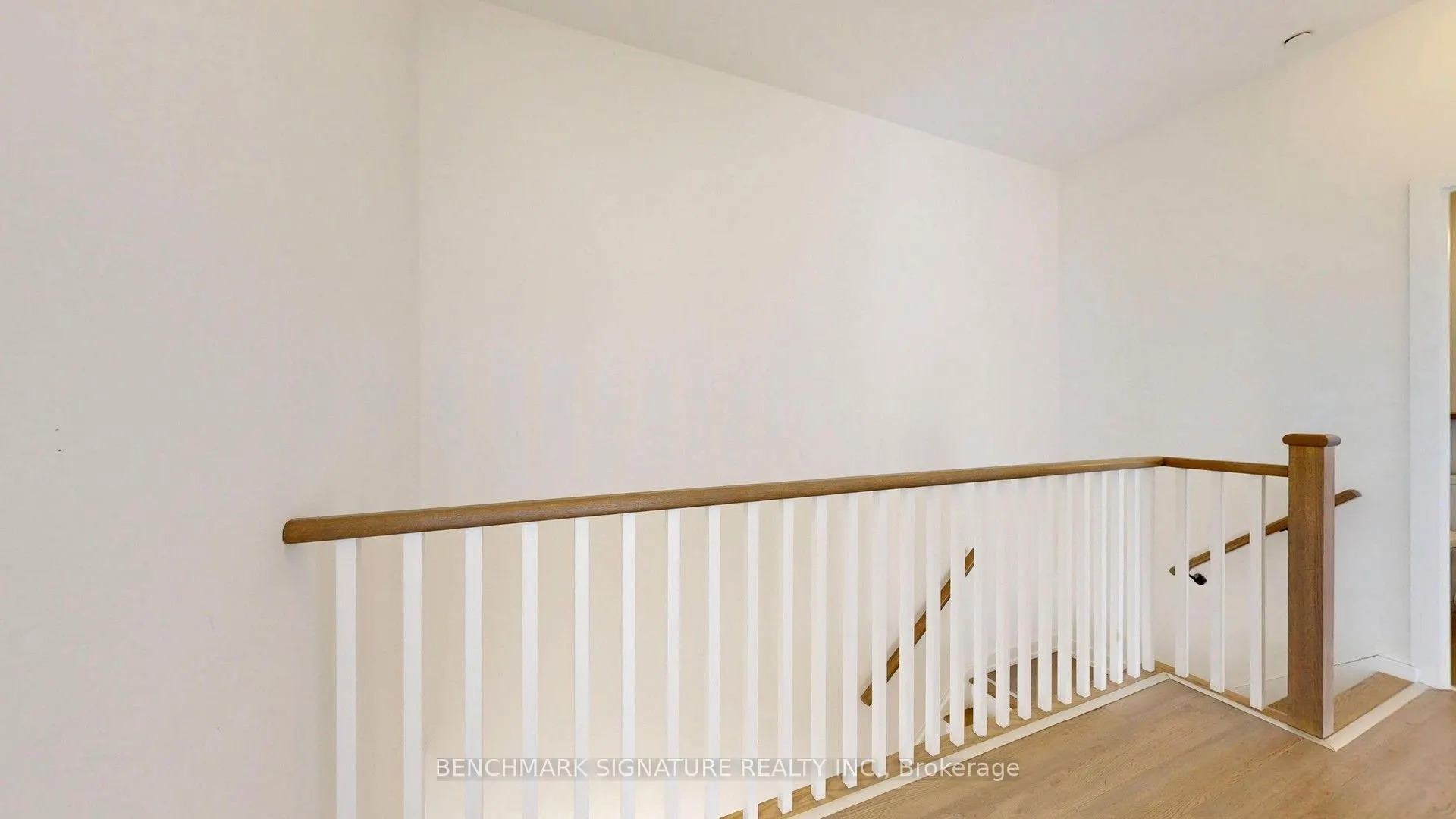 6 Parkwood Avenue #Th106