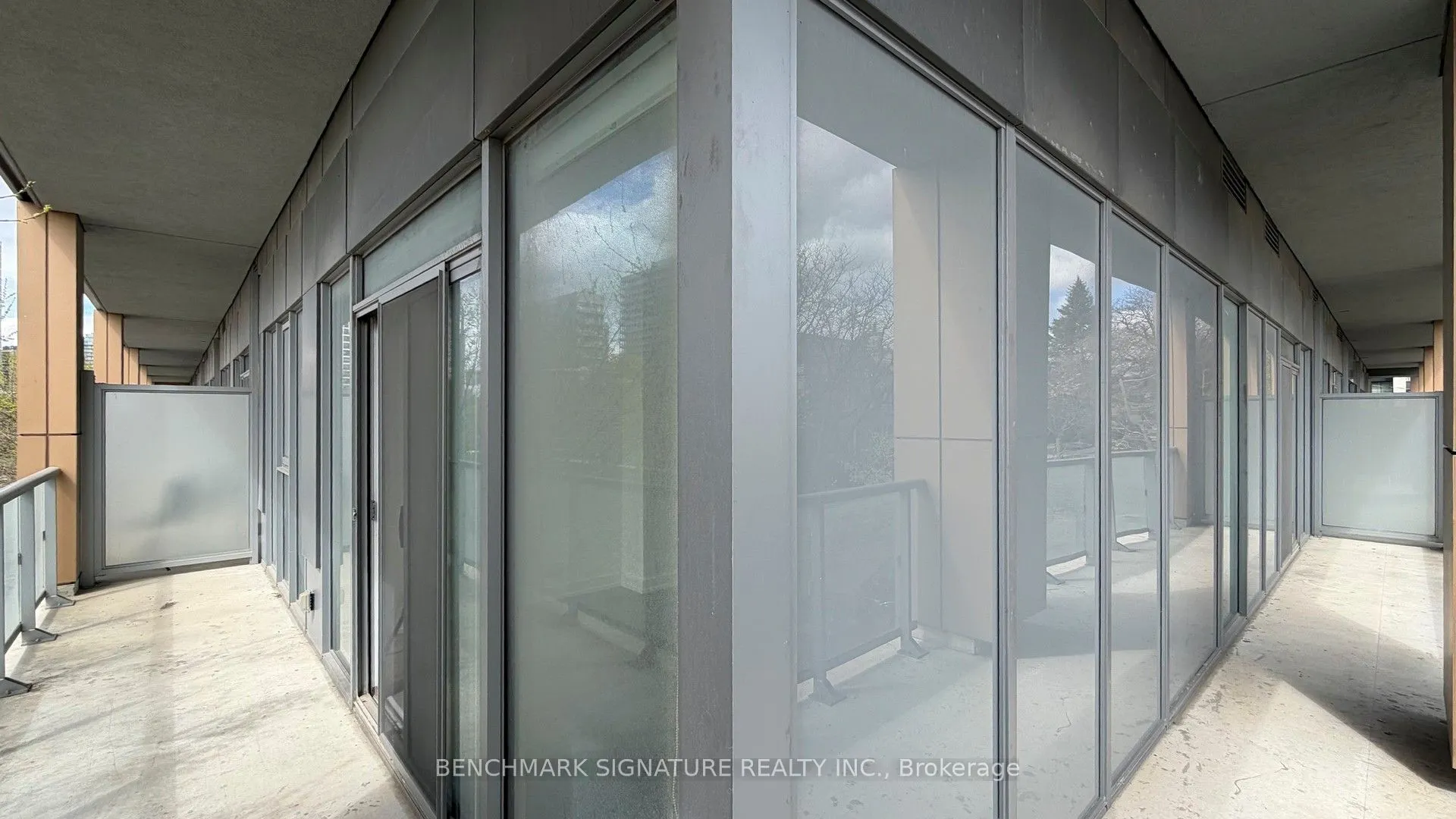 6 Parkwood Avenue #Th106