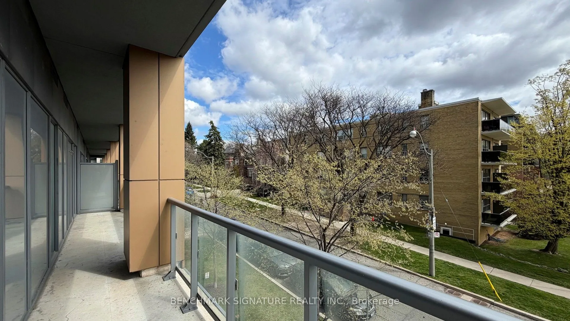 6 Parkwood Avenue #Th106
