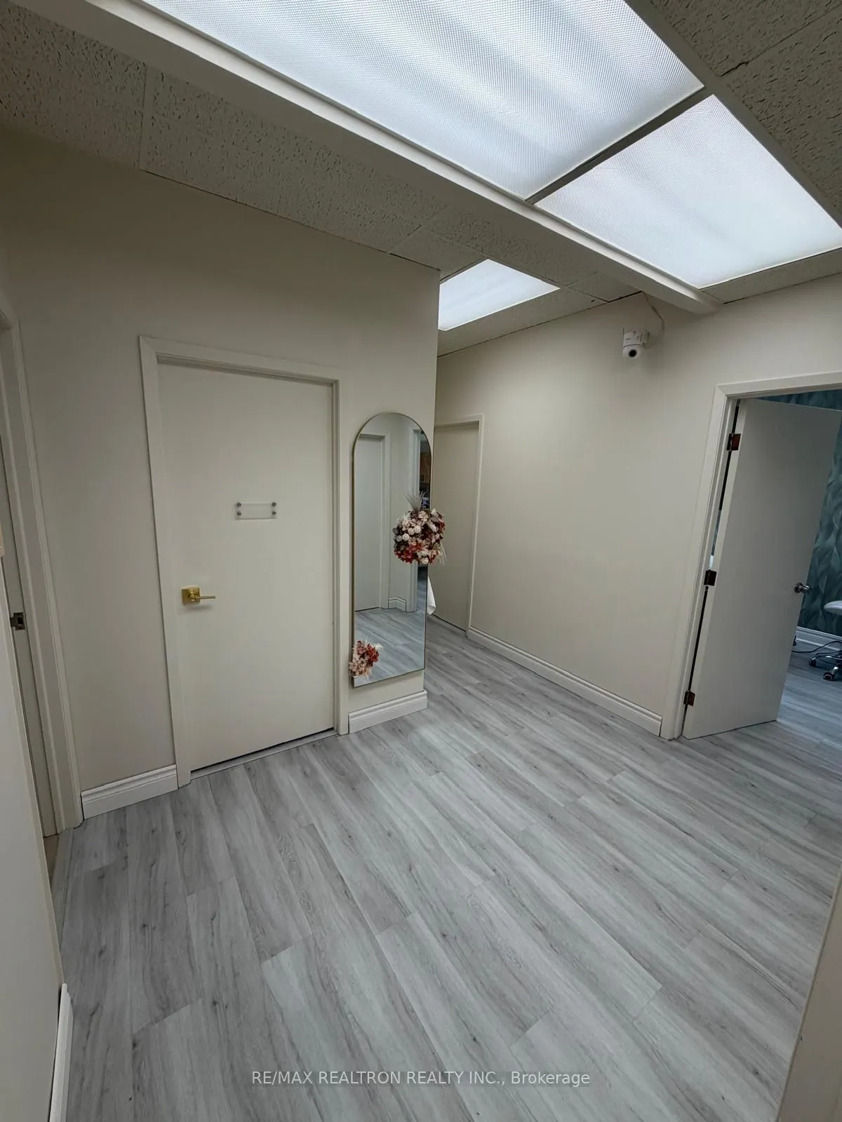 4949 Bathurst Street