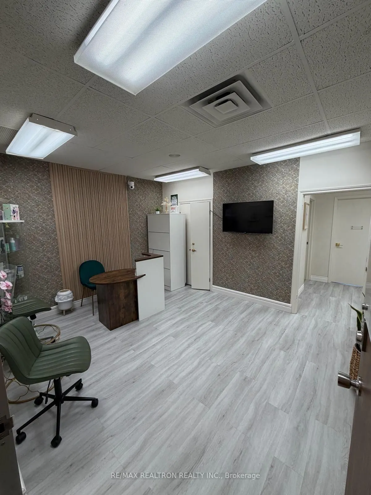 4949 Bathurst Street