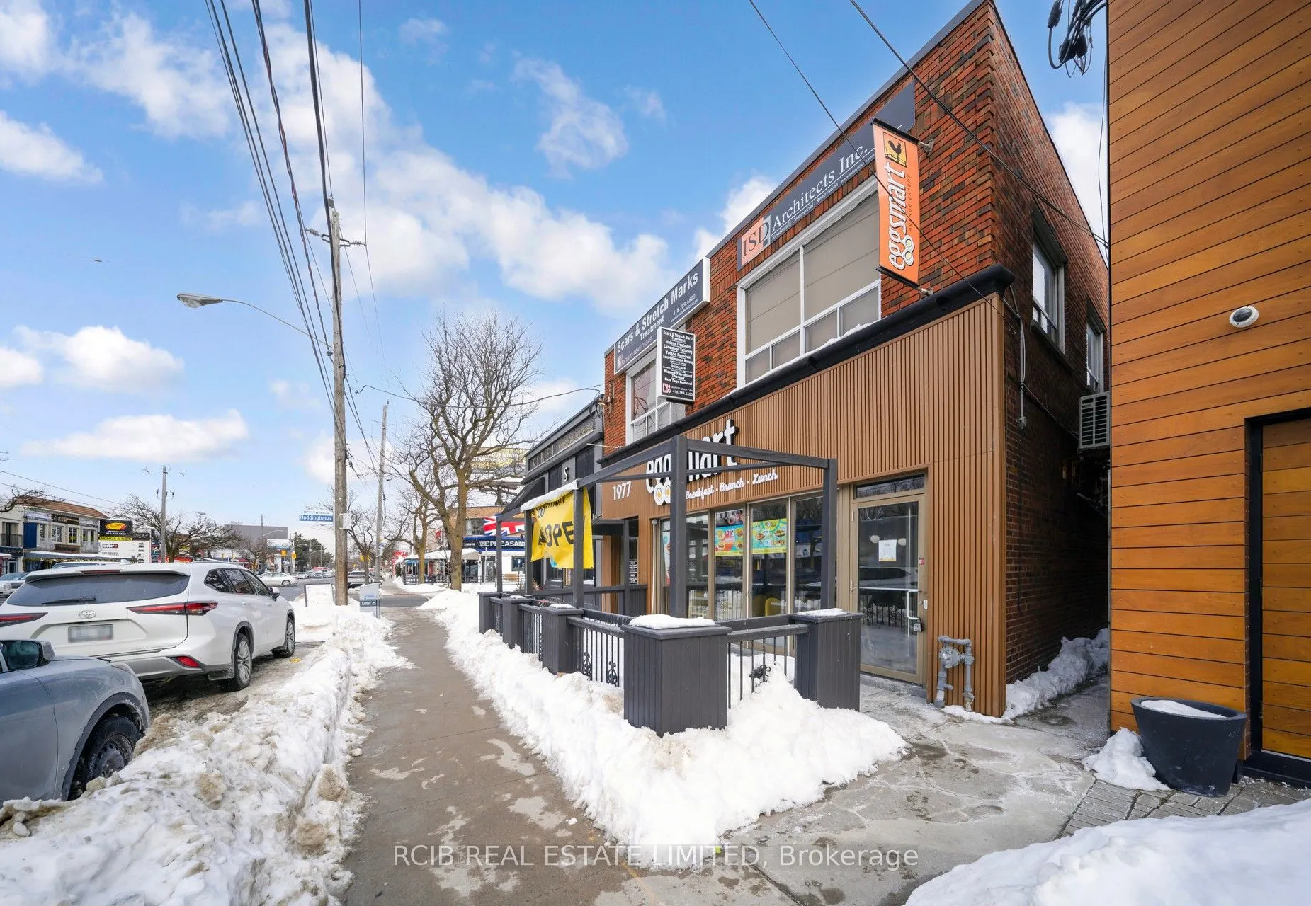 1977 Avenue Road