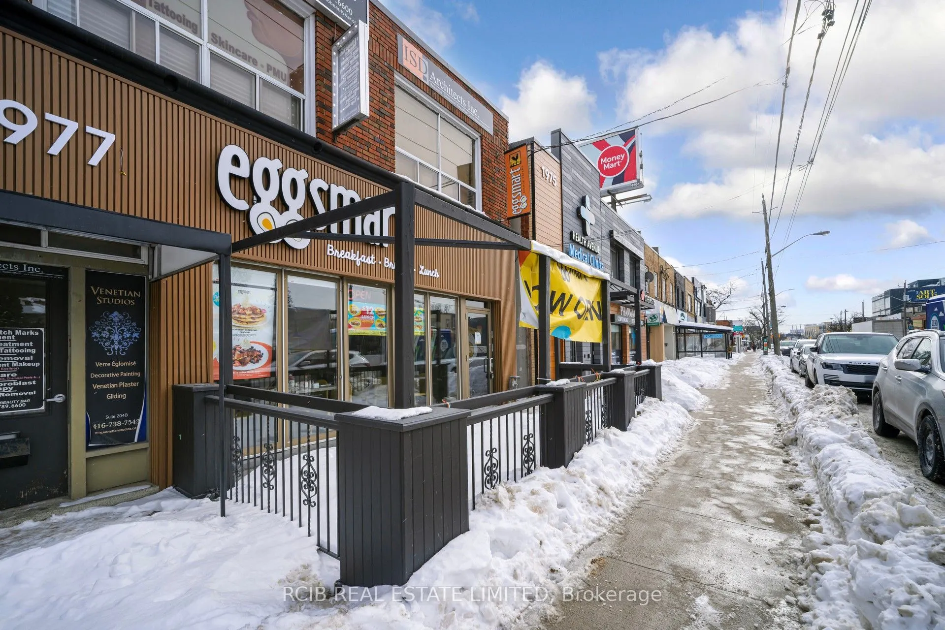 1977 Avenue Road