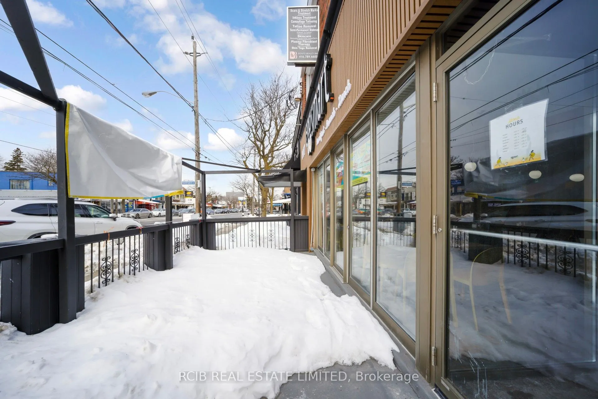 1977 Avenue Road