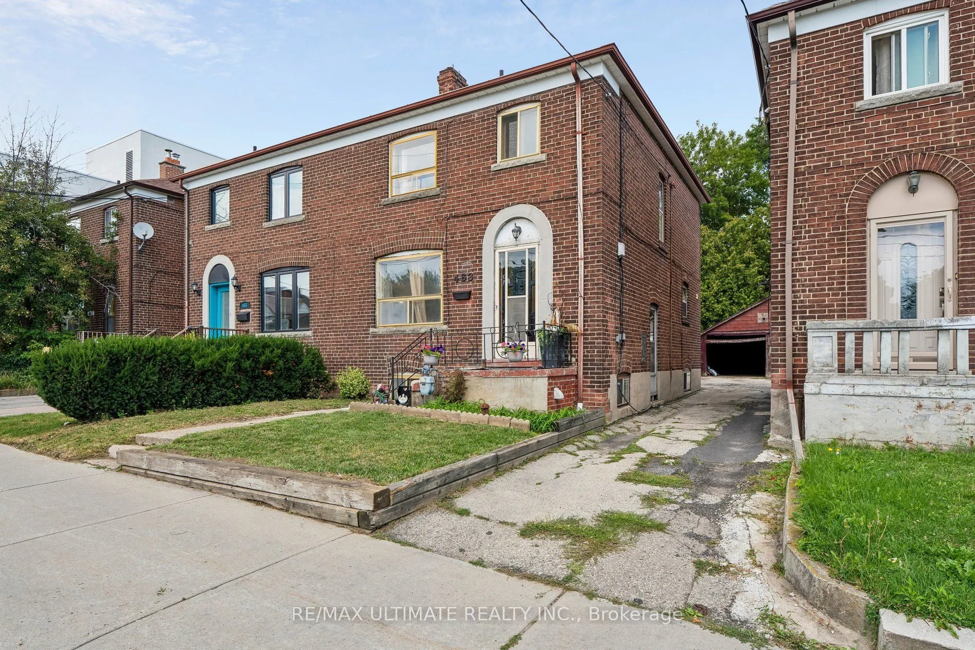 463 Oakwood Avenue