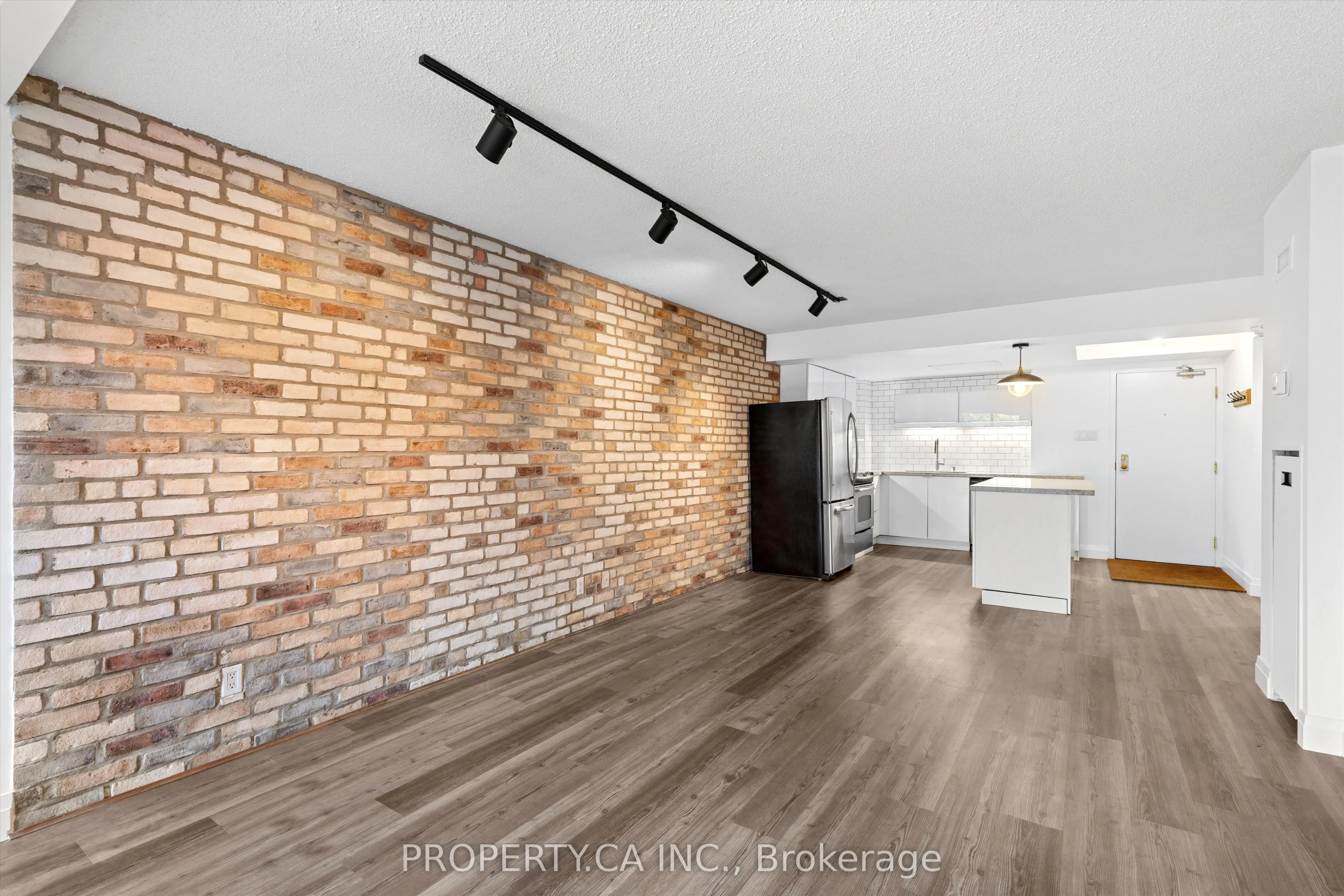456 College Street #306