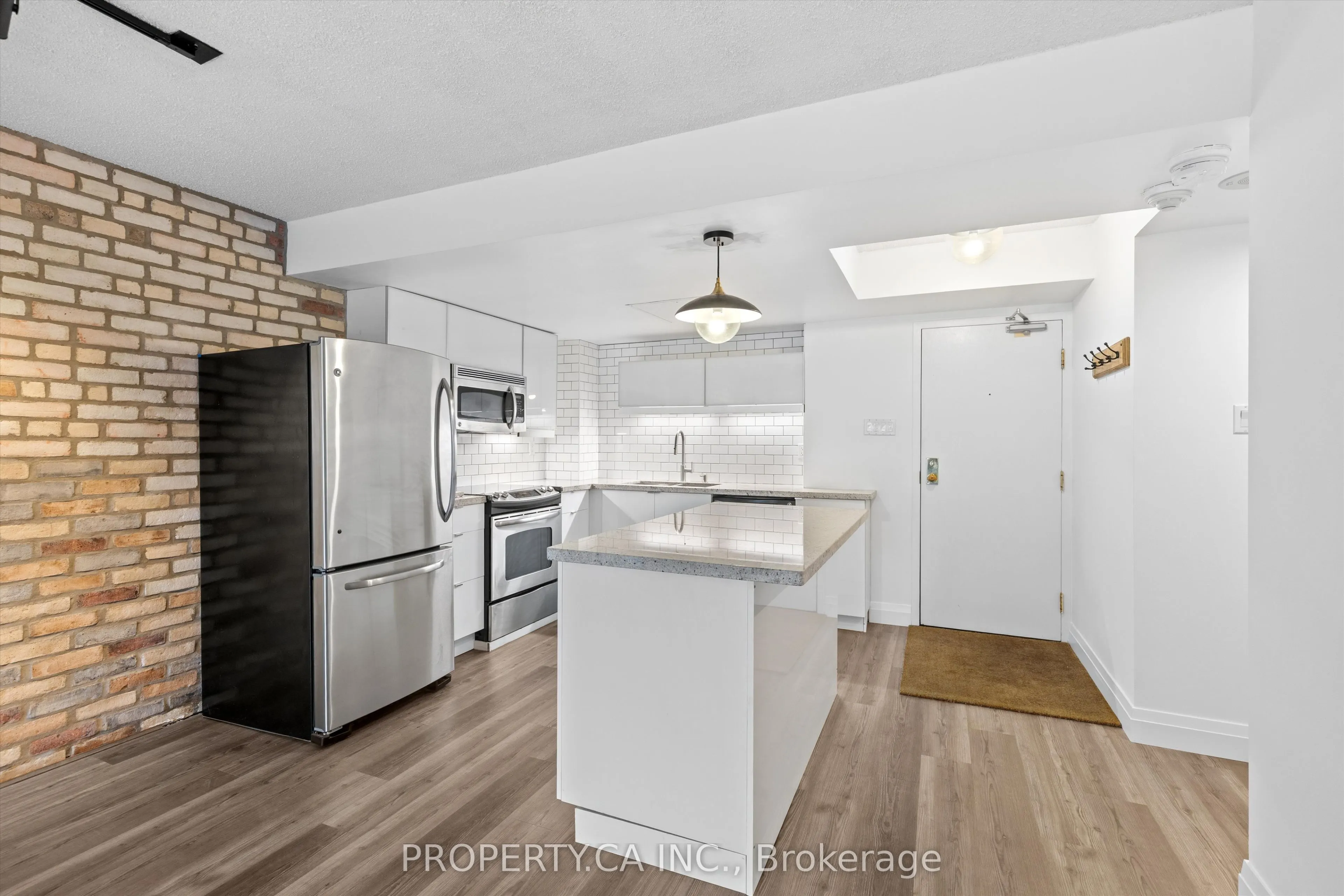 456 College Street #306