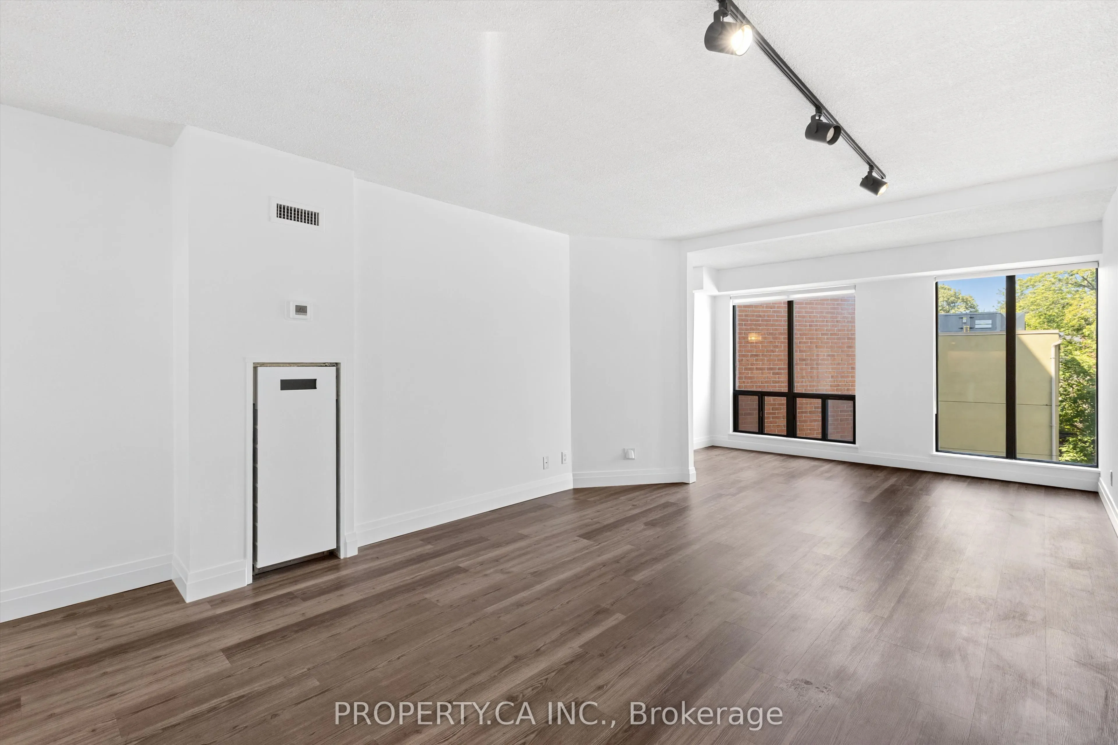456 College Street #306