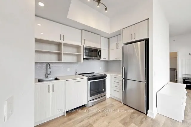 128 Fairview Mall Drive #405