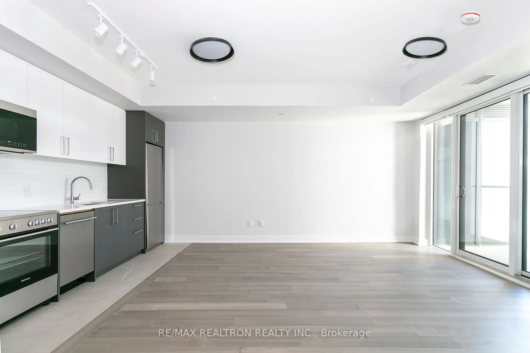 664 Spadina Avenue #1005