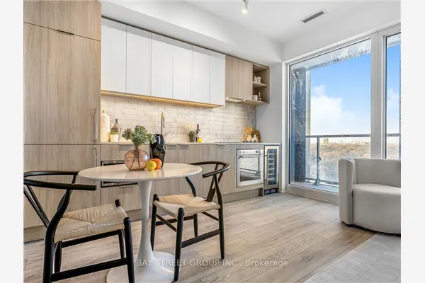 2020 Bathurst Street #1812