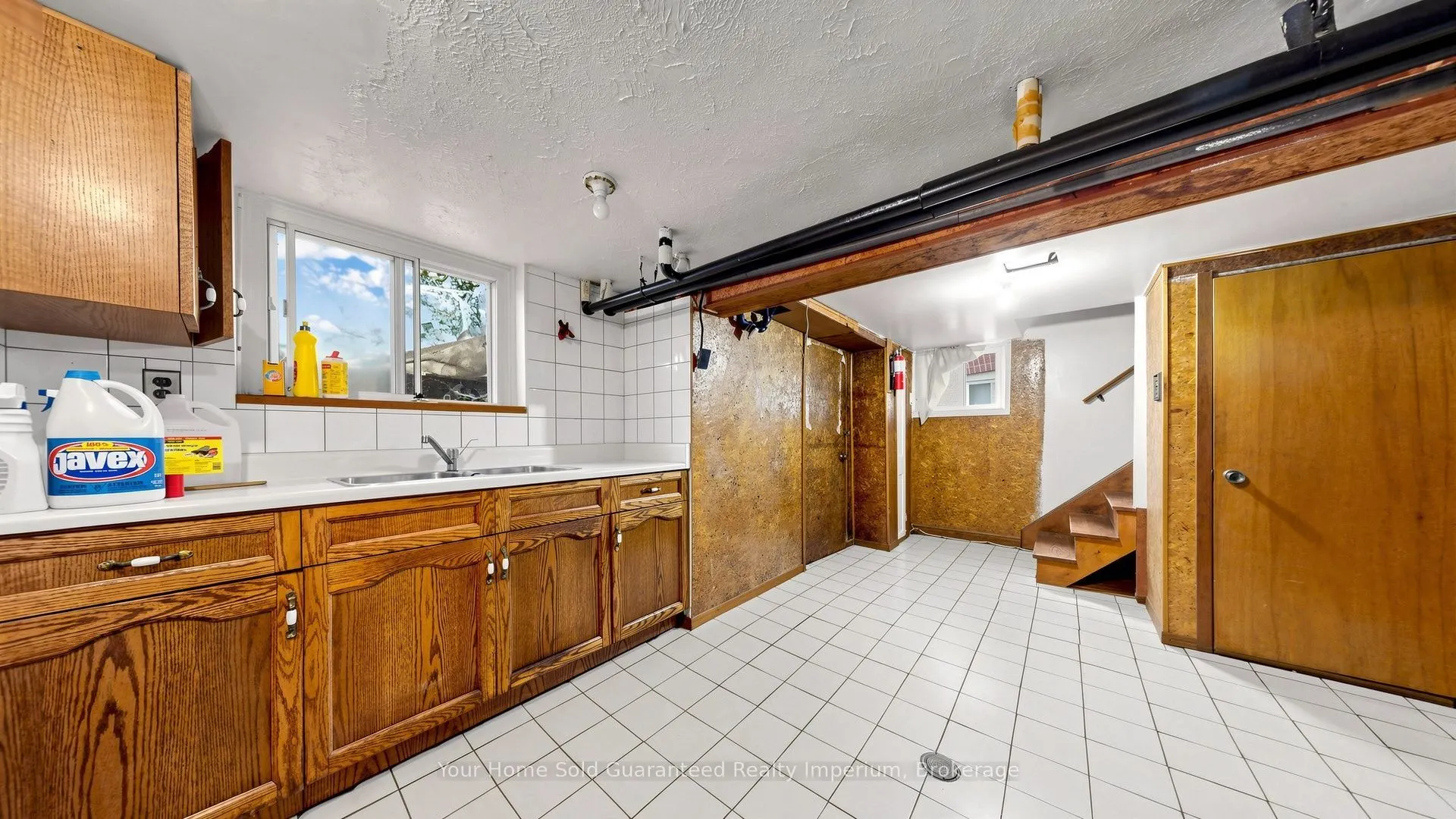 535 Soudan Avenue