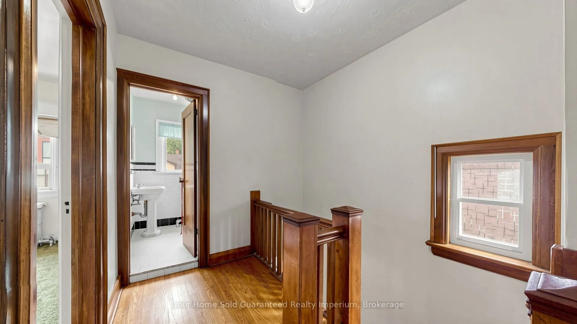 535 Soudan Avenue