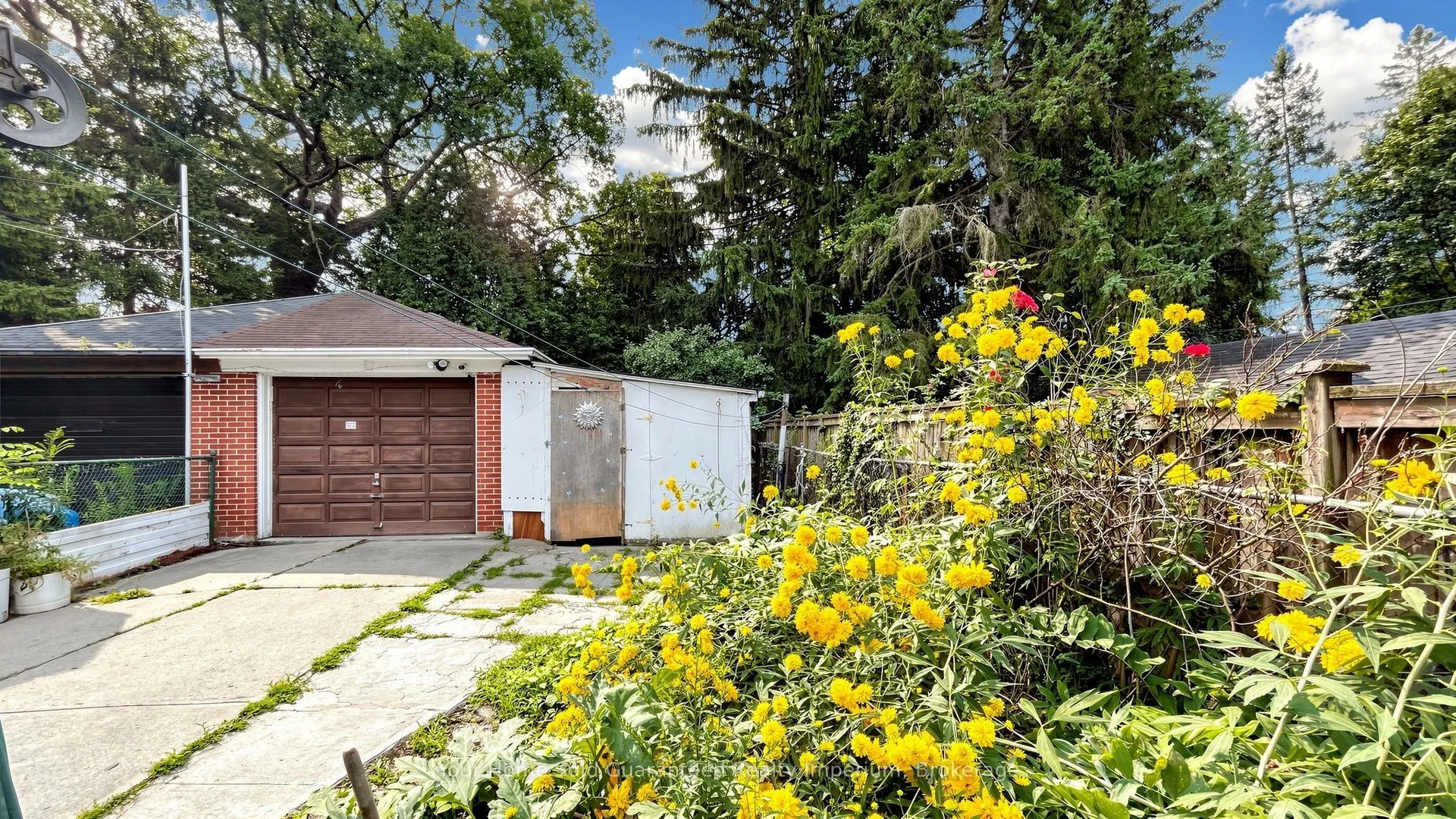 535 Soudan Avenue