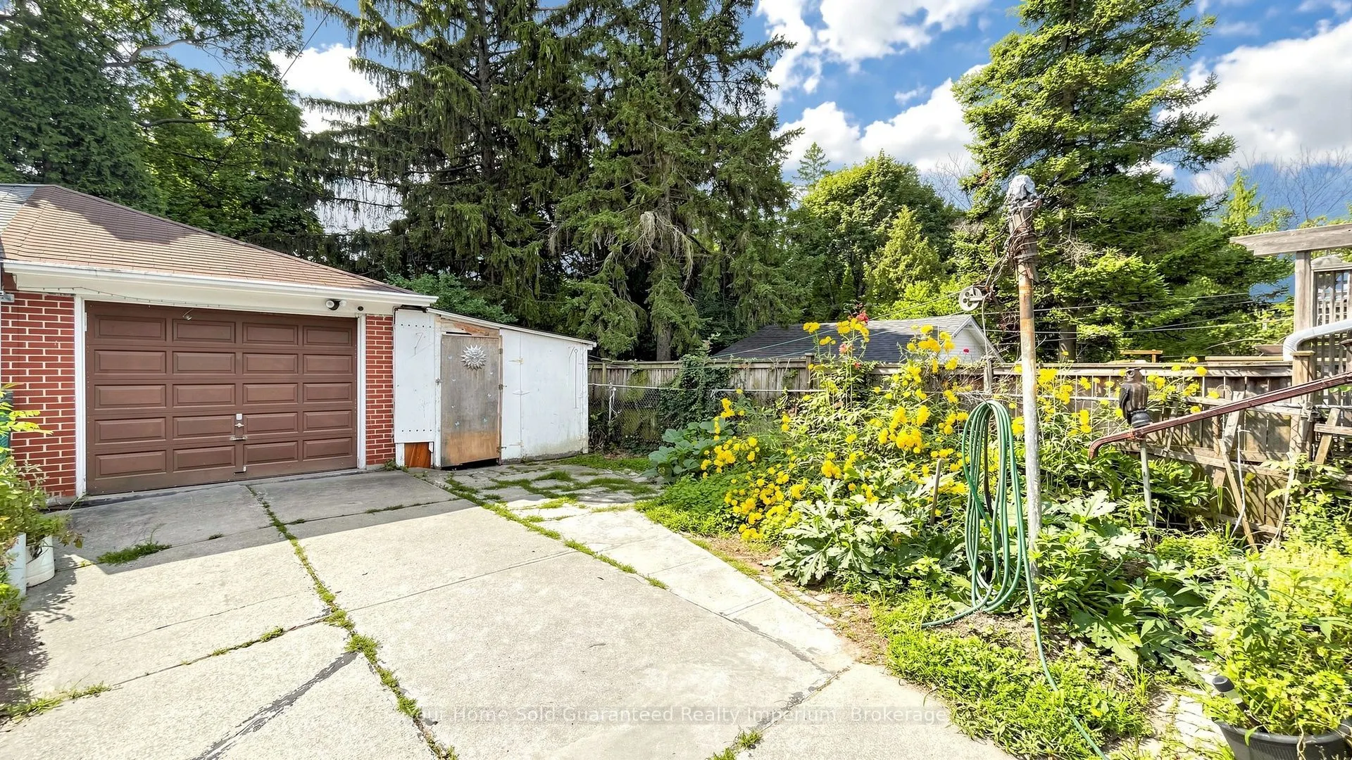 535 Soudan Avenue