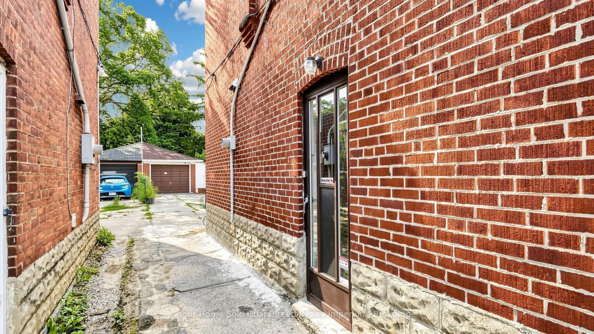 535 Soudan Avenue