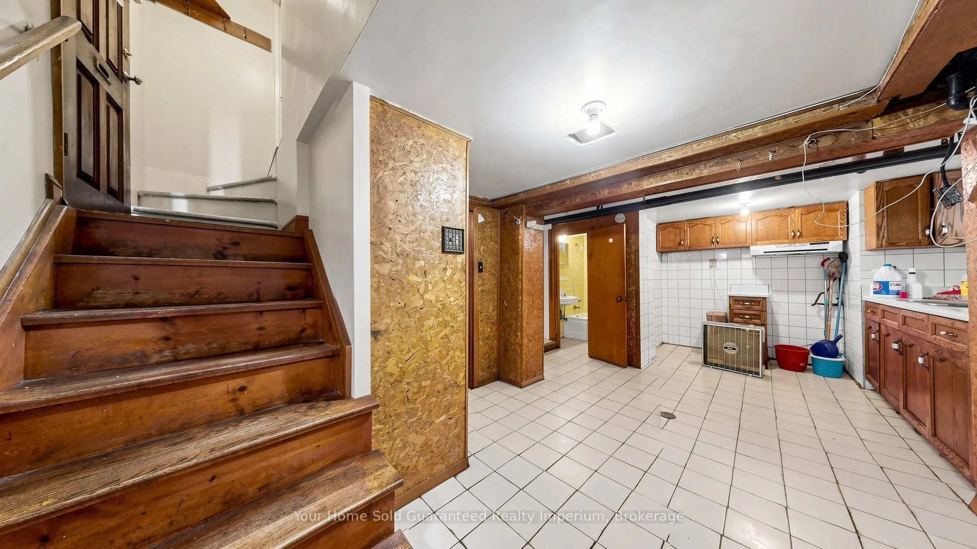 535 Soudan Avenue