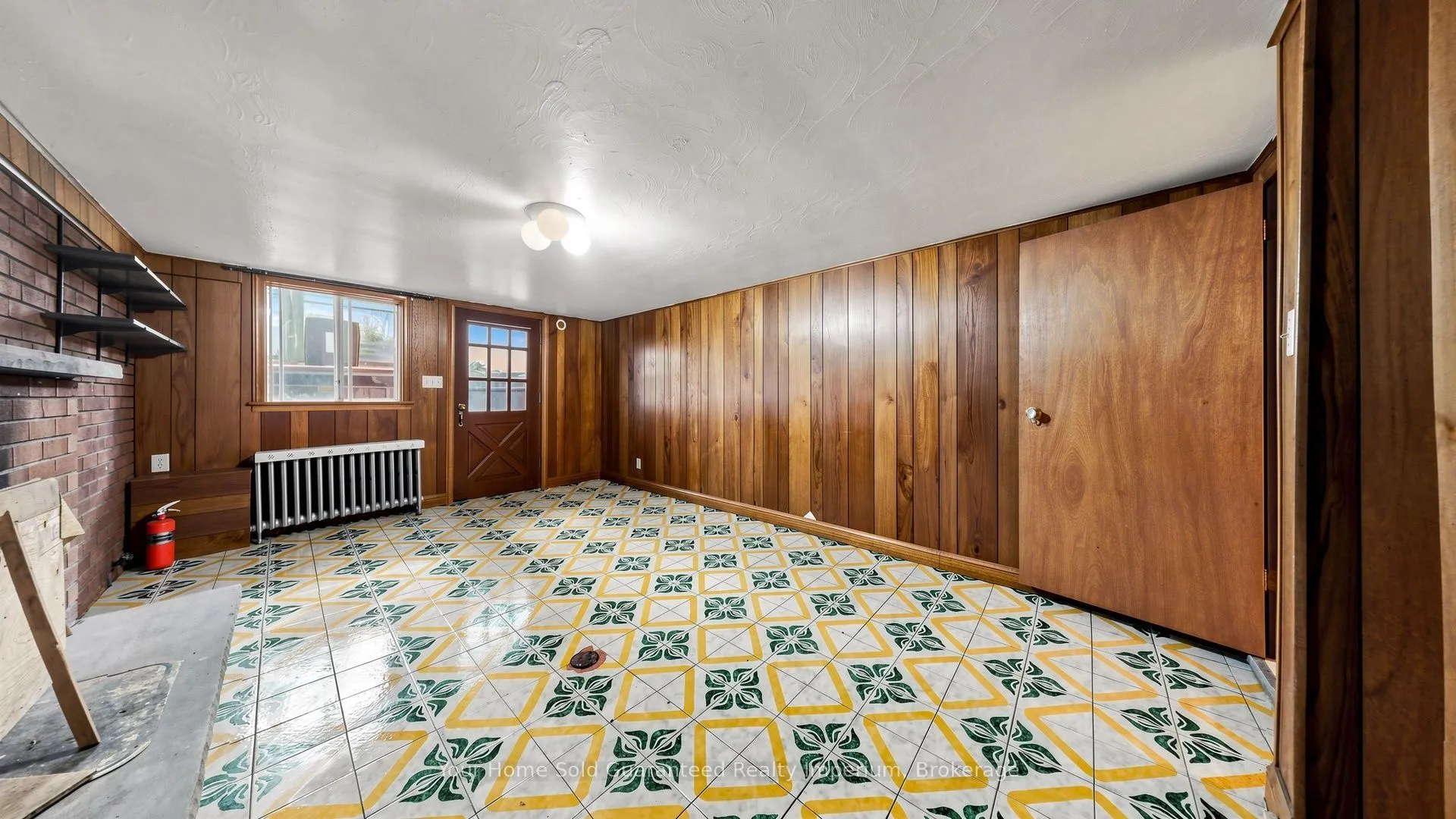 535 Soudan Avenue