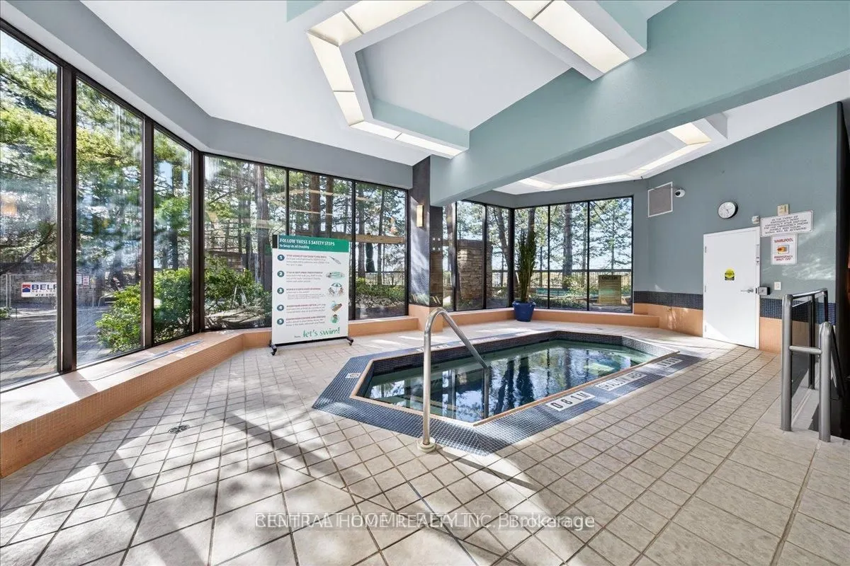 85 SKYMARK Drive #302