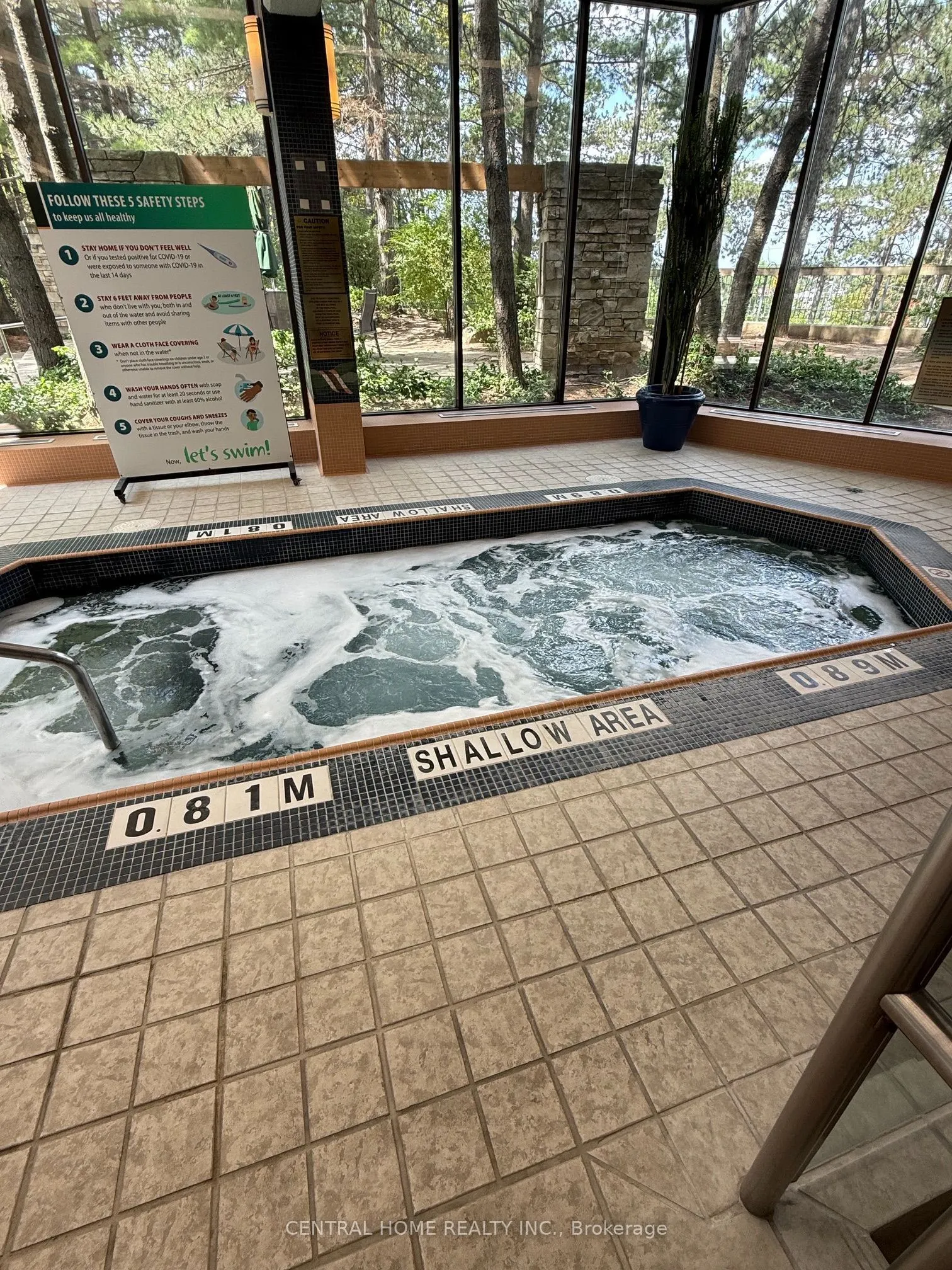 85 SKYMARK Drive #302