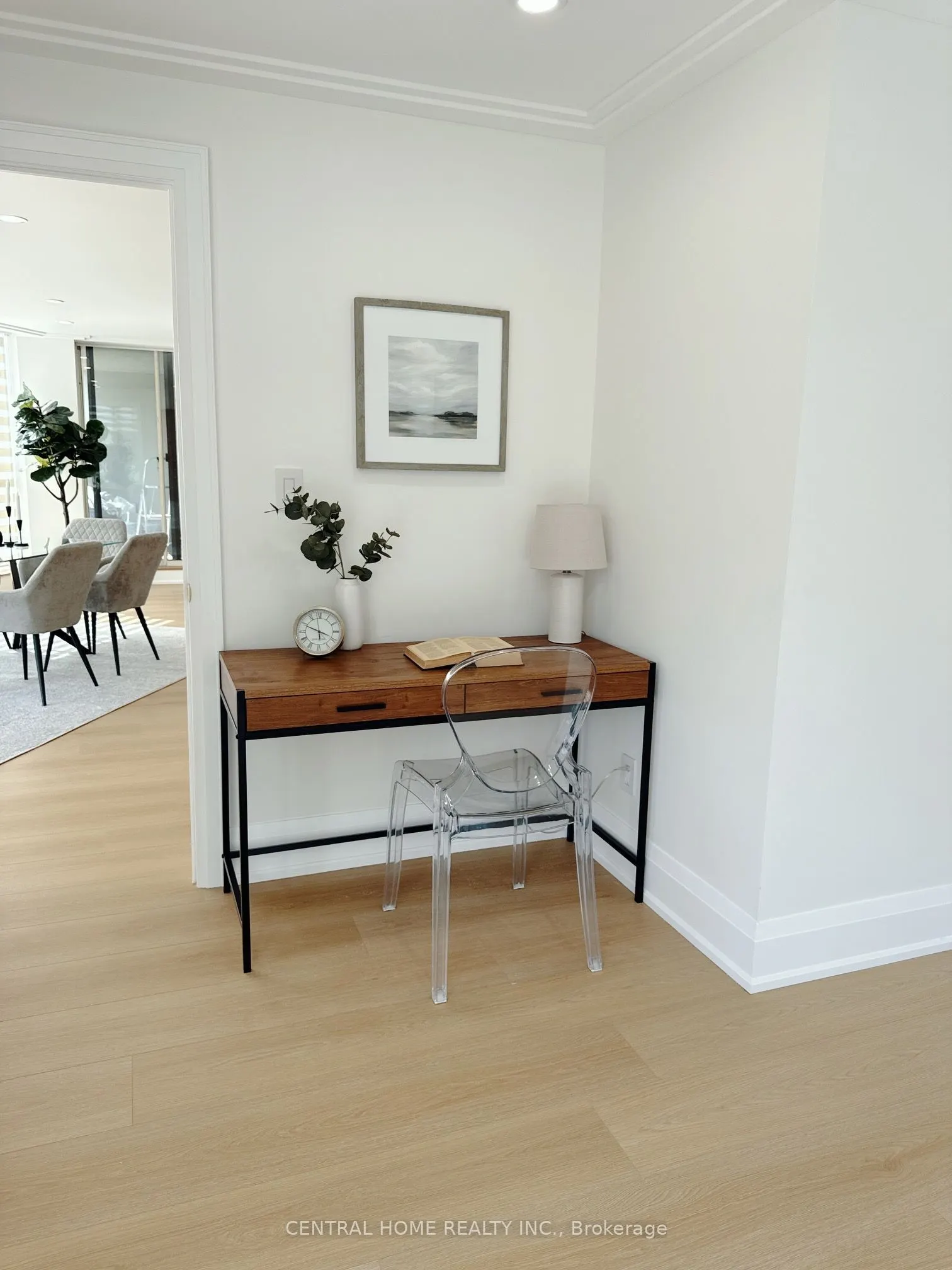85 SKYMARK Drive #302