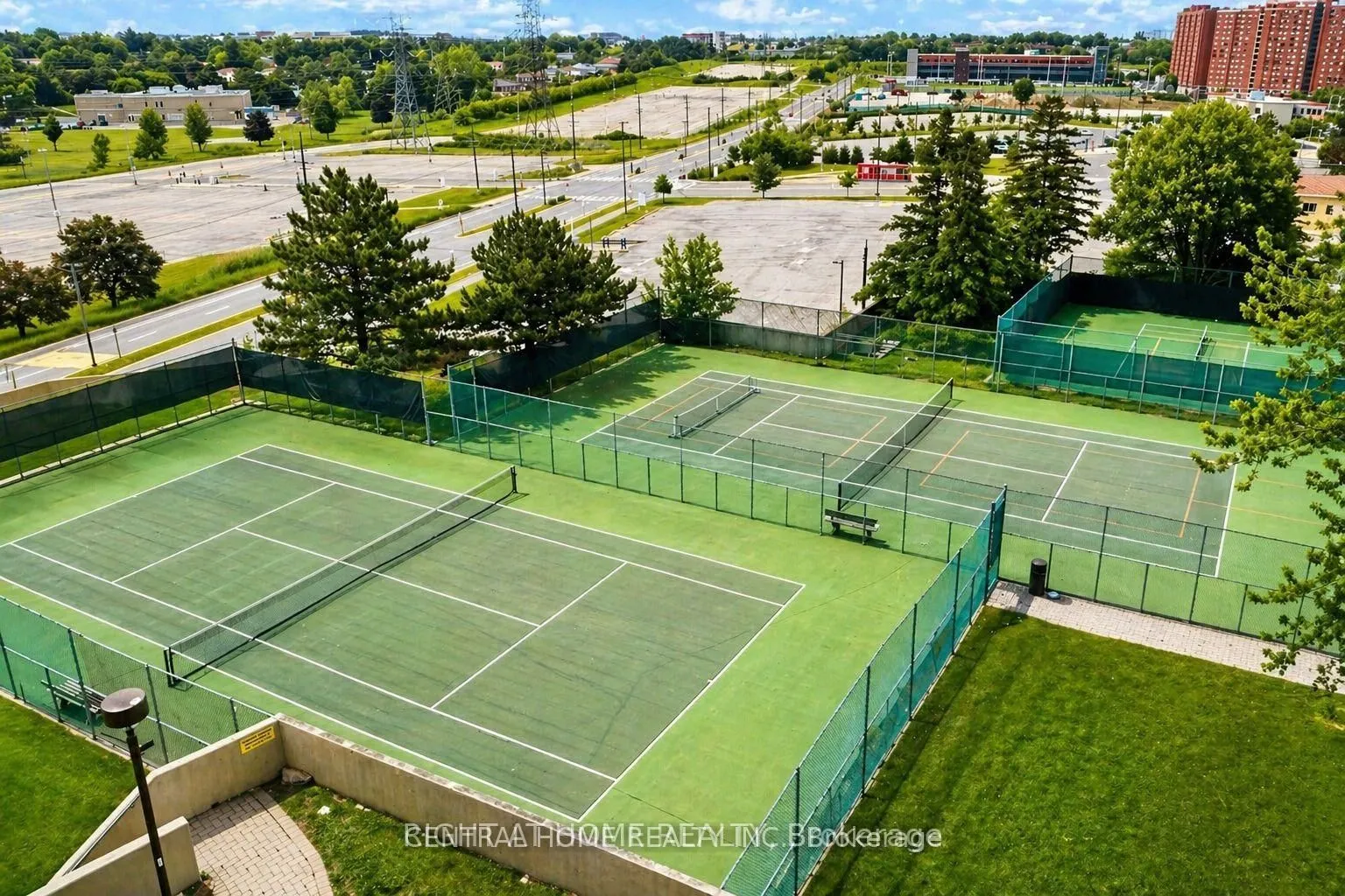 85 SKYMARK Drive #302