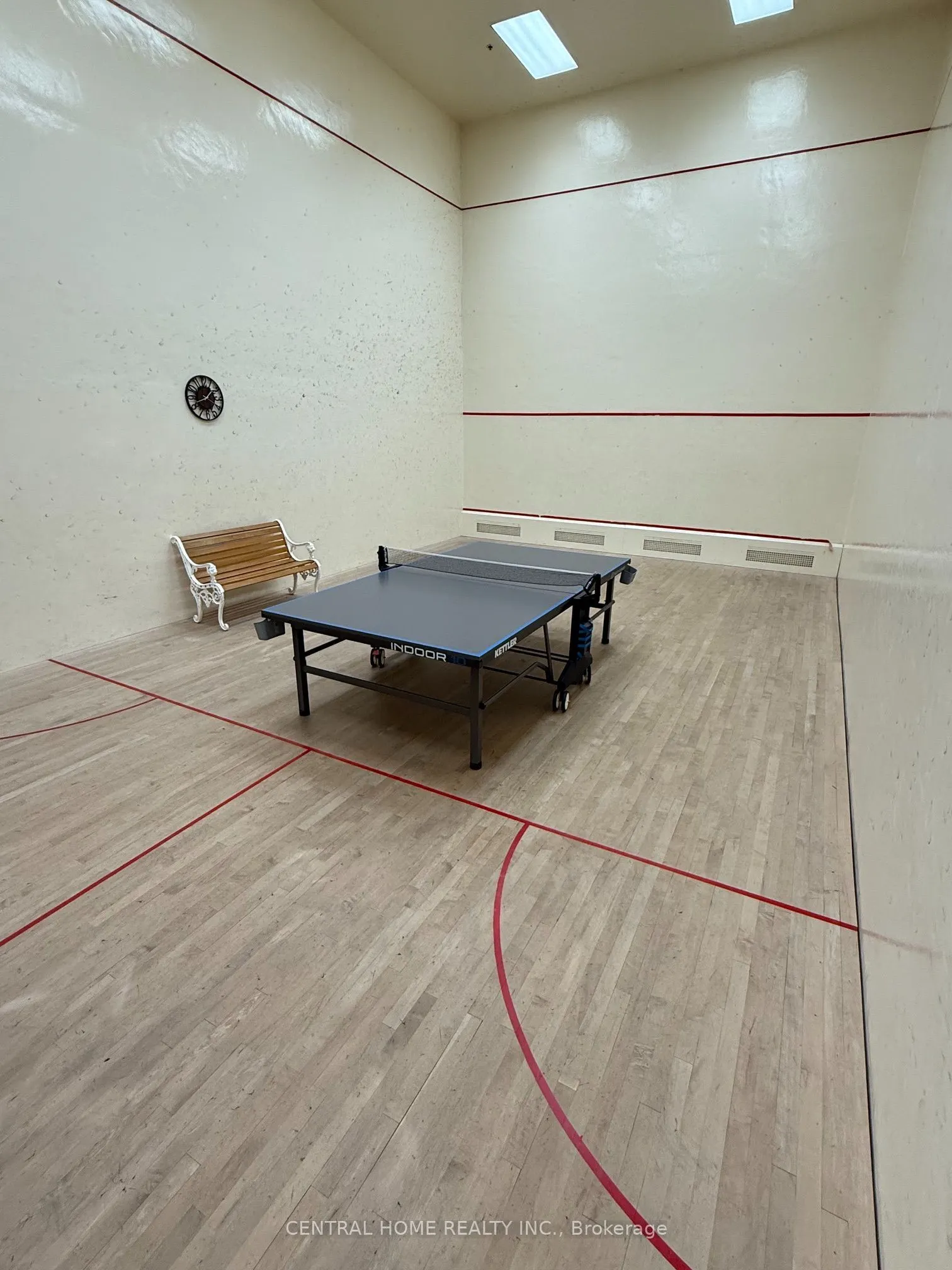 85 SKYMARK Drive #302