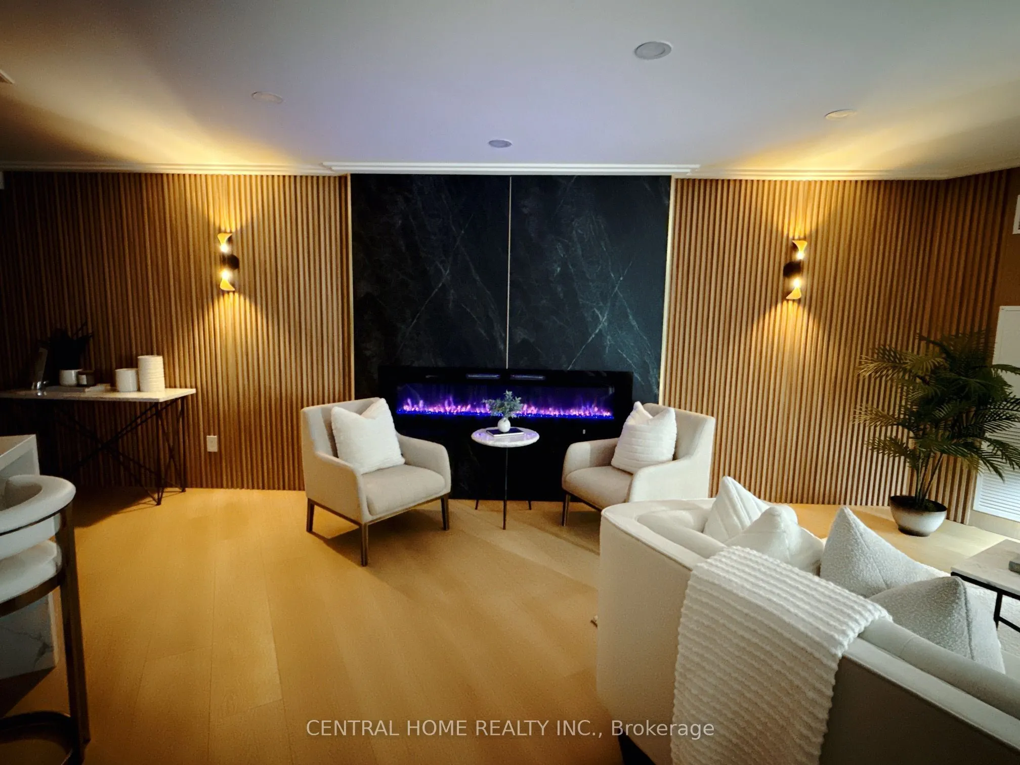 85 SKYMARK Drive #302