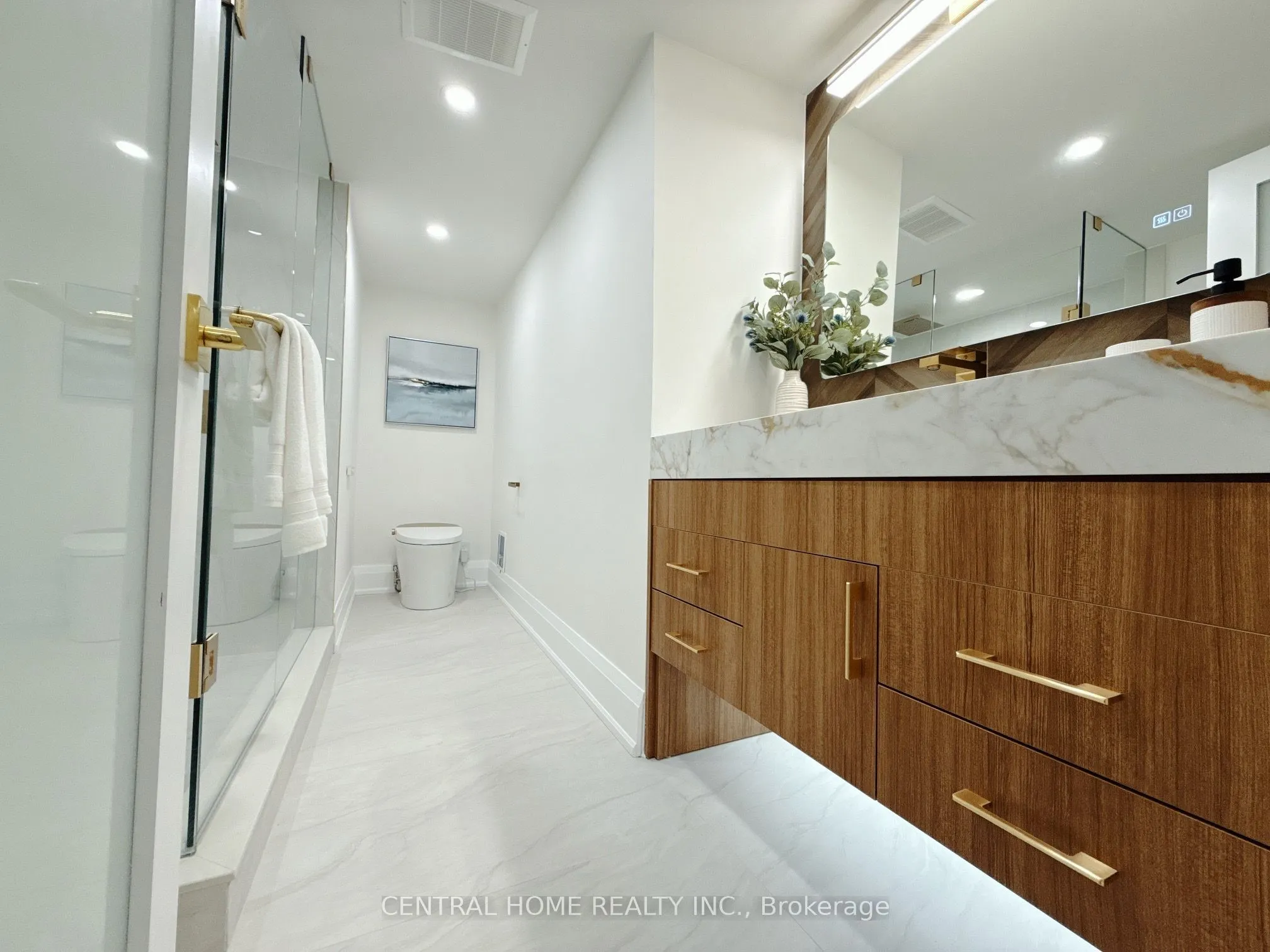85 SKYMARK Drive #302