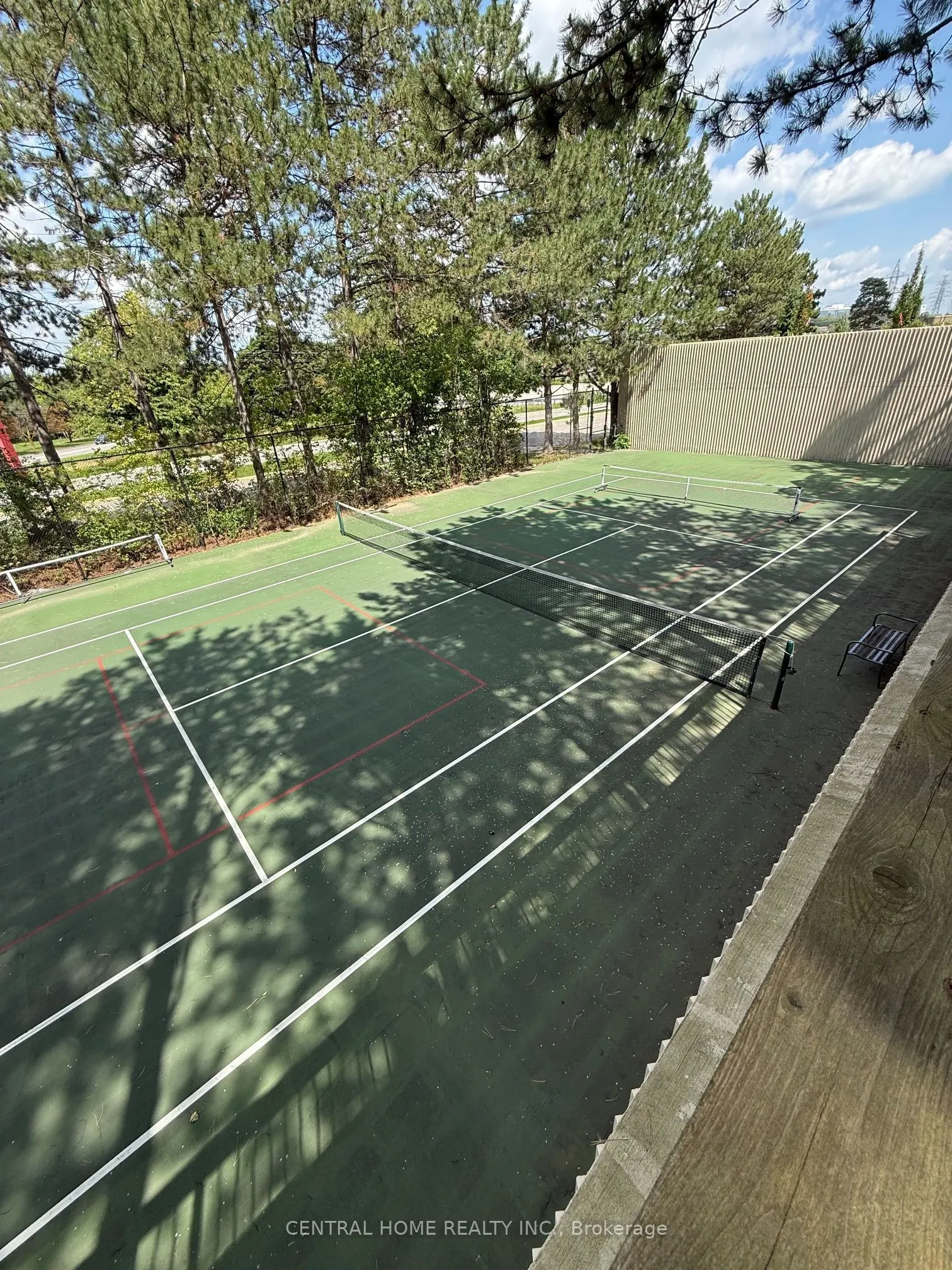 85 SKYMARK Drive #302