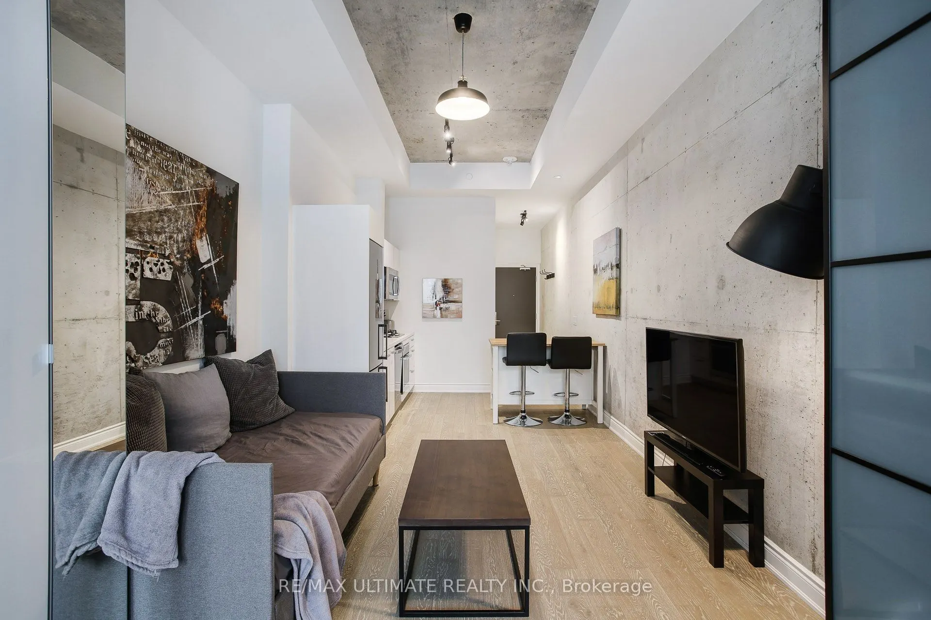 608 Richmond Street W #210