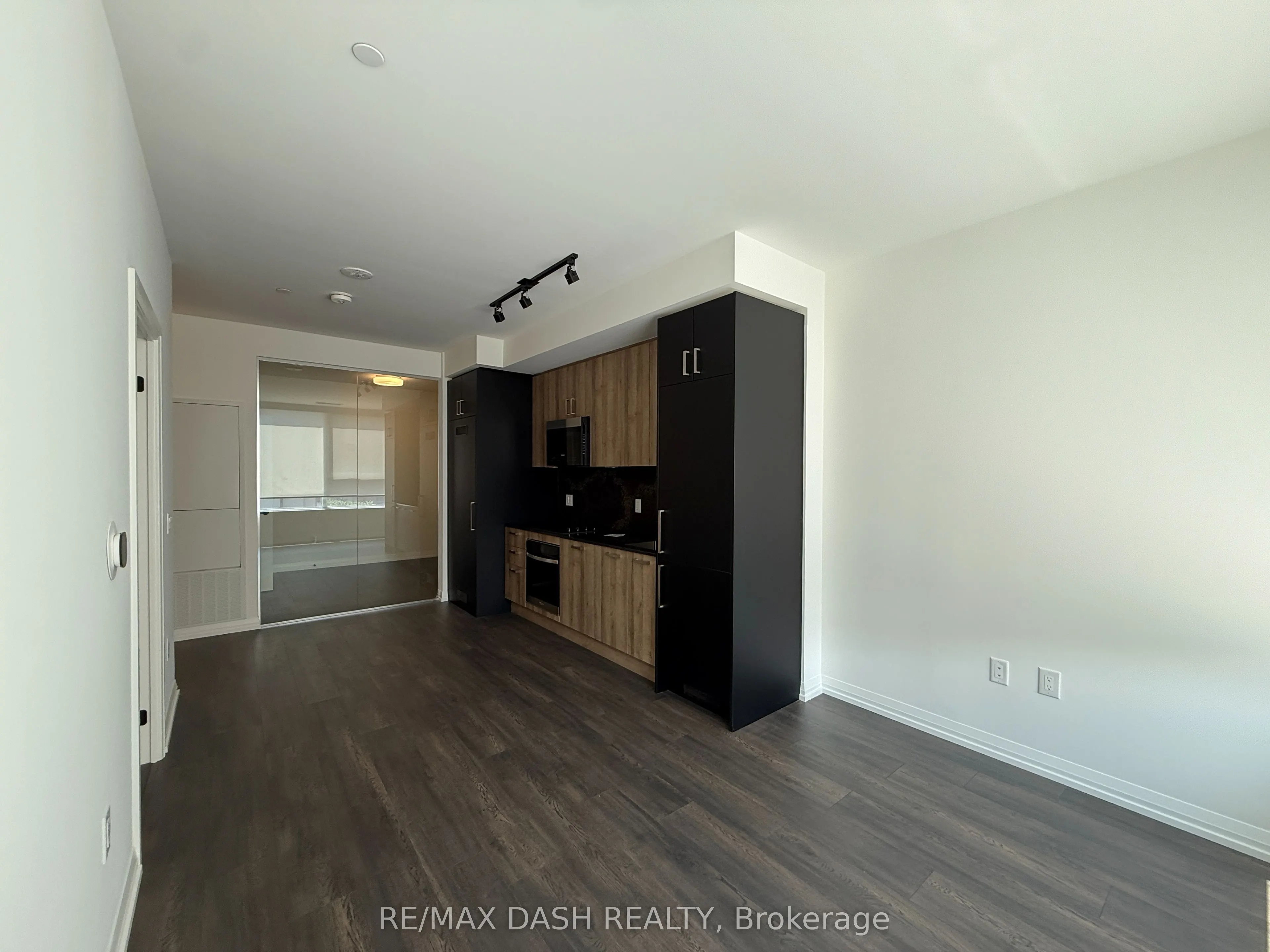 280 Dundas Street S #410